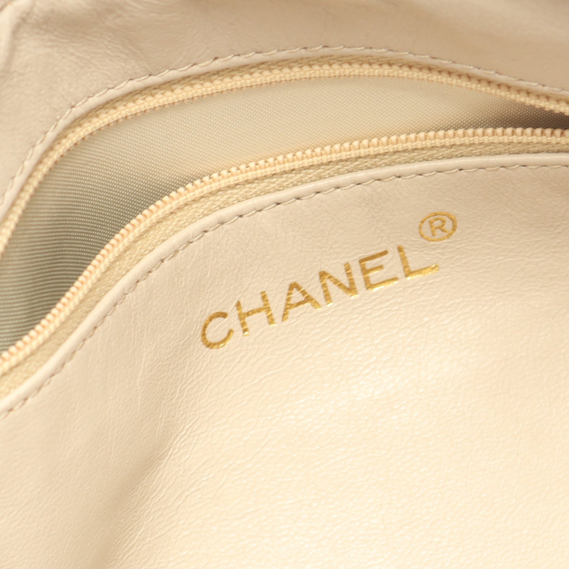 マトラッセ チェーンショルダーバッグ ラムスキン ベージュ ゴールド金具 タッセル シャネル バッグ CHANEL