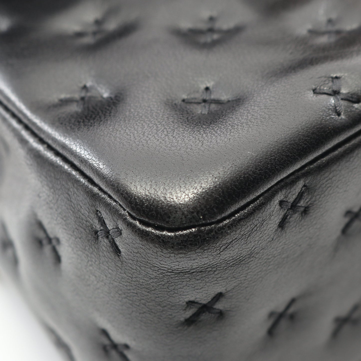 クロスステッチ トップハンドル チェーンショルダーバッグ ラムスキン ブラック ゴールド金具 2WAY シャネル バッグ CHANEL