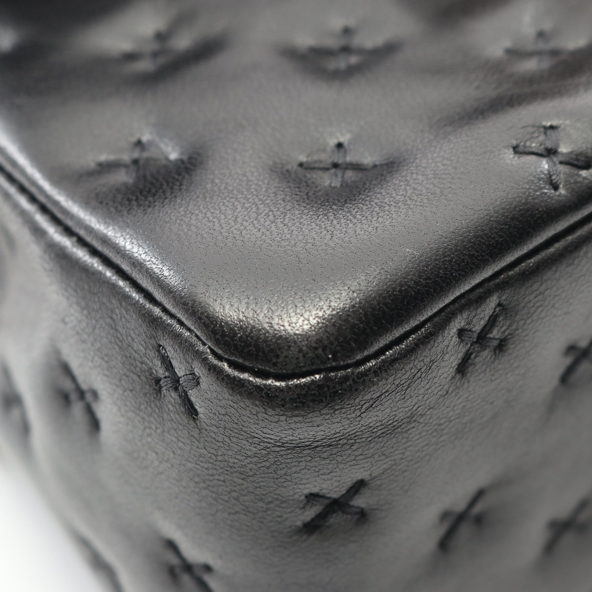 クロスステッチ トップハンドル チェーンショルダーバッグ ラムスキン ブラック ゴールド金具 2WAY シャネル バッグ CHANEL