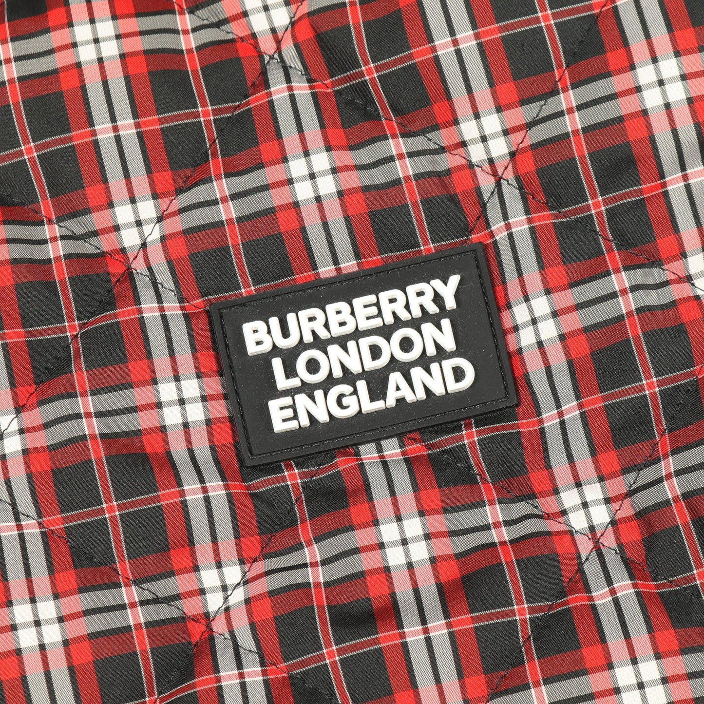 キルティングジャケット チェック ブラック レッド ホワイト フード付き バーバリー アウター BURBERRY