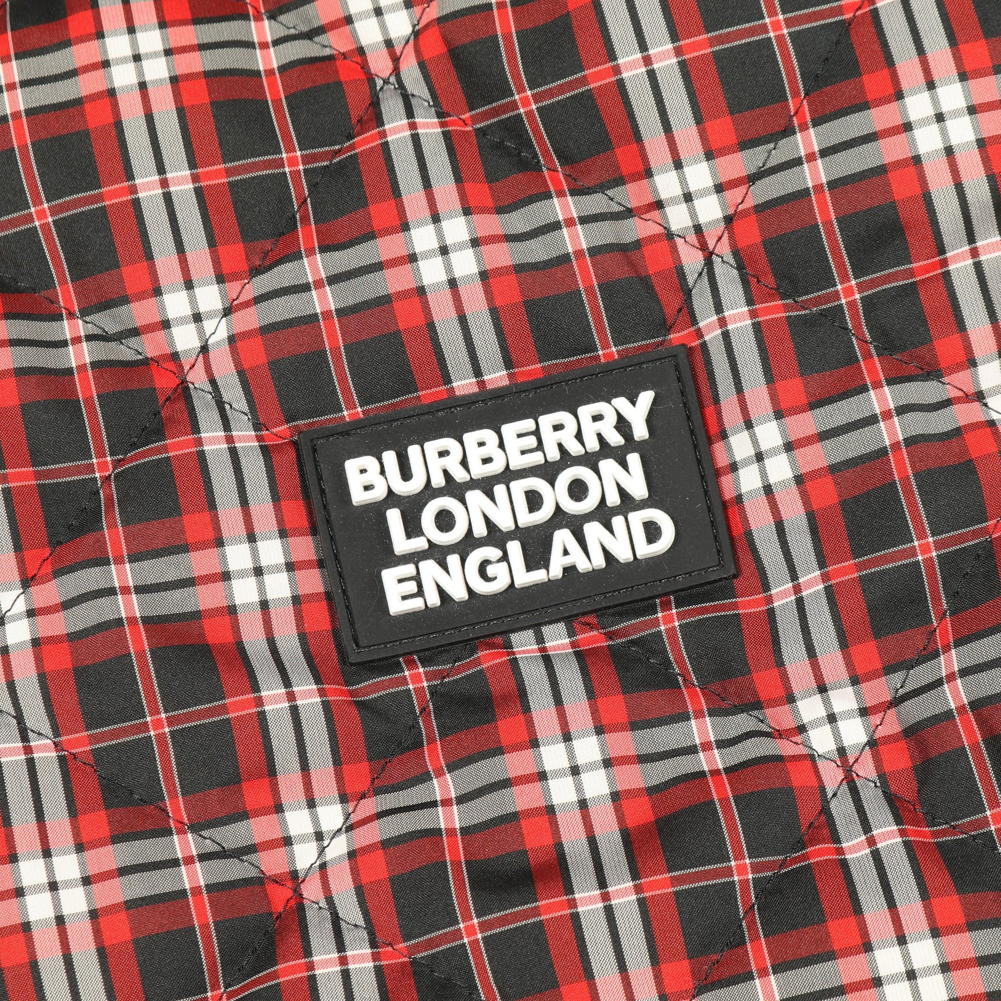キルティングジャケット チェック ブラック レッド ホワイト フード付き バーバリー アウター BURBERRY