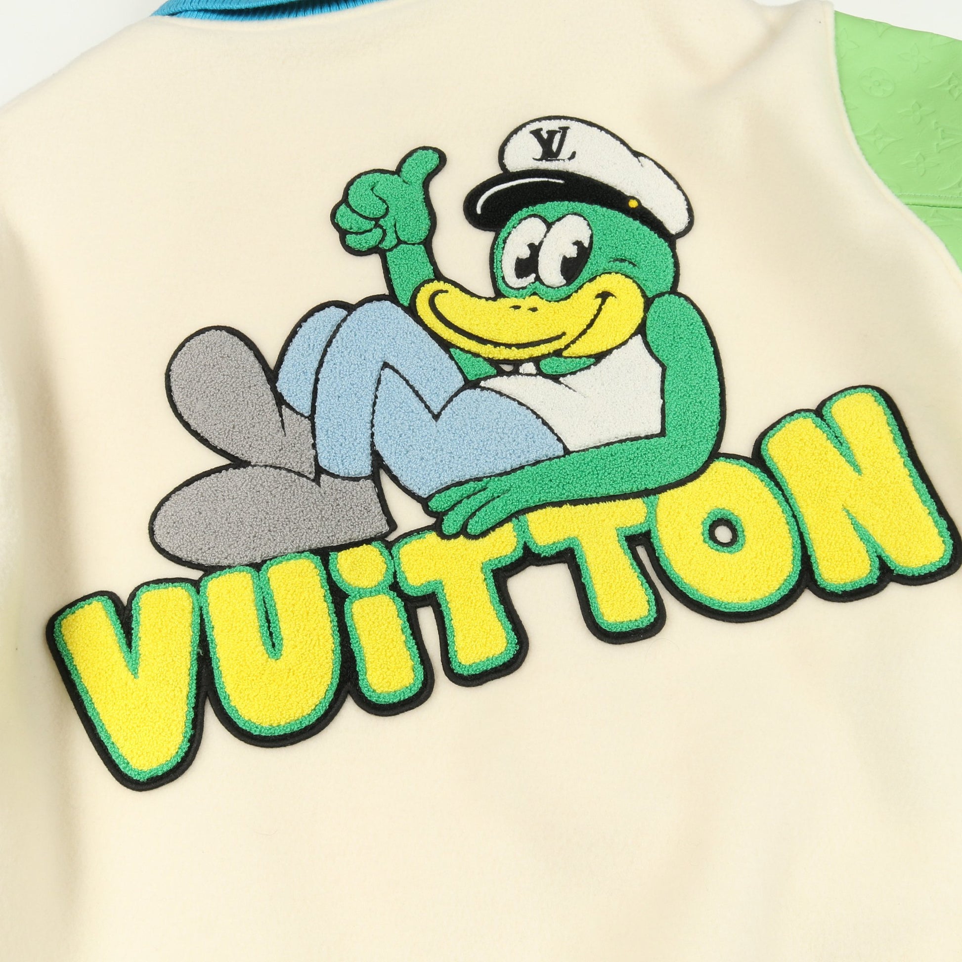 レインボープレイグラウンドバーシティブルゾン スタジャン ジャケット ウール レザー オフホワイト ブルー マルチカラー ルイヴィトン アウター LOUIS VUITTON