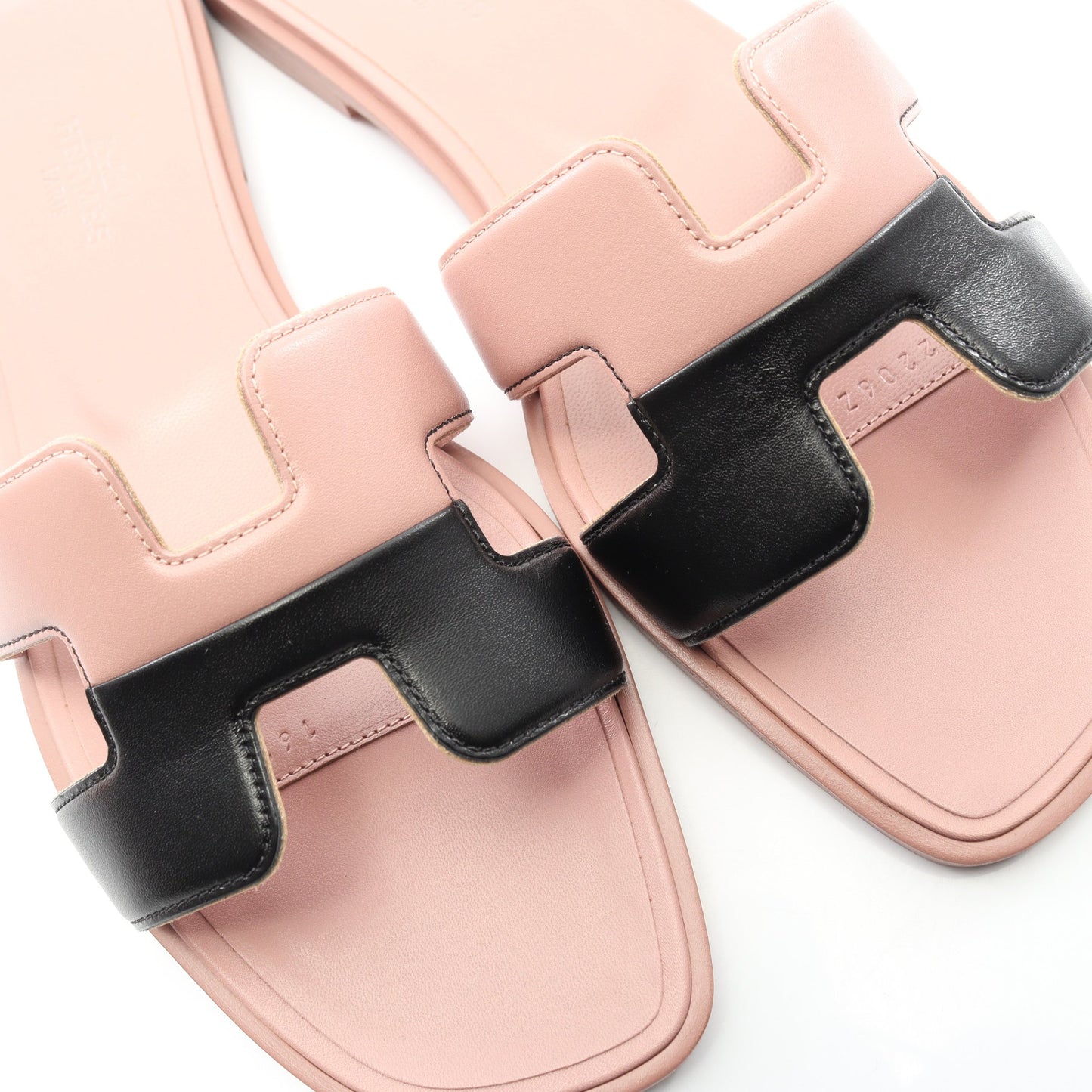 オラン サンダル レザー ピンク ブラック エルメス シューズ HERMES