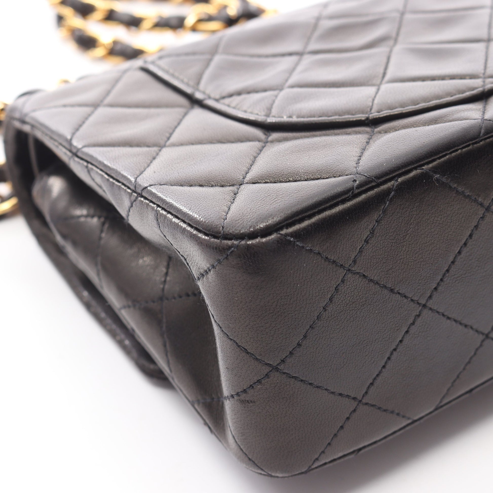 マトラッセ Wフラップ Wチェーンショルダーバッグ ラムスキン ブラック ゴールド金具 シャネル バッグ CHANEL