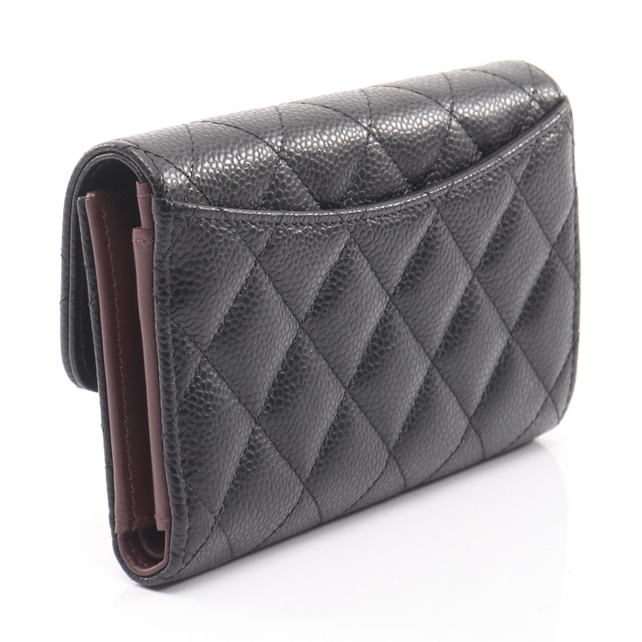CHANEL シャネル 黒 シルバー金具 キャビアスキン 三つ折り財布 CHANEL シャネル 黒 シルバー金具 キャビアスキン 三つ折り財布