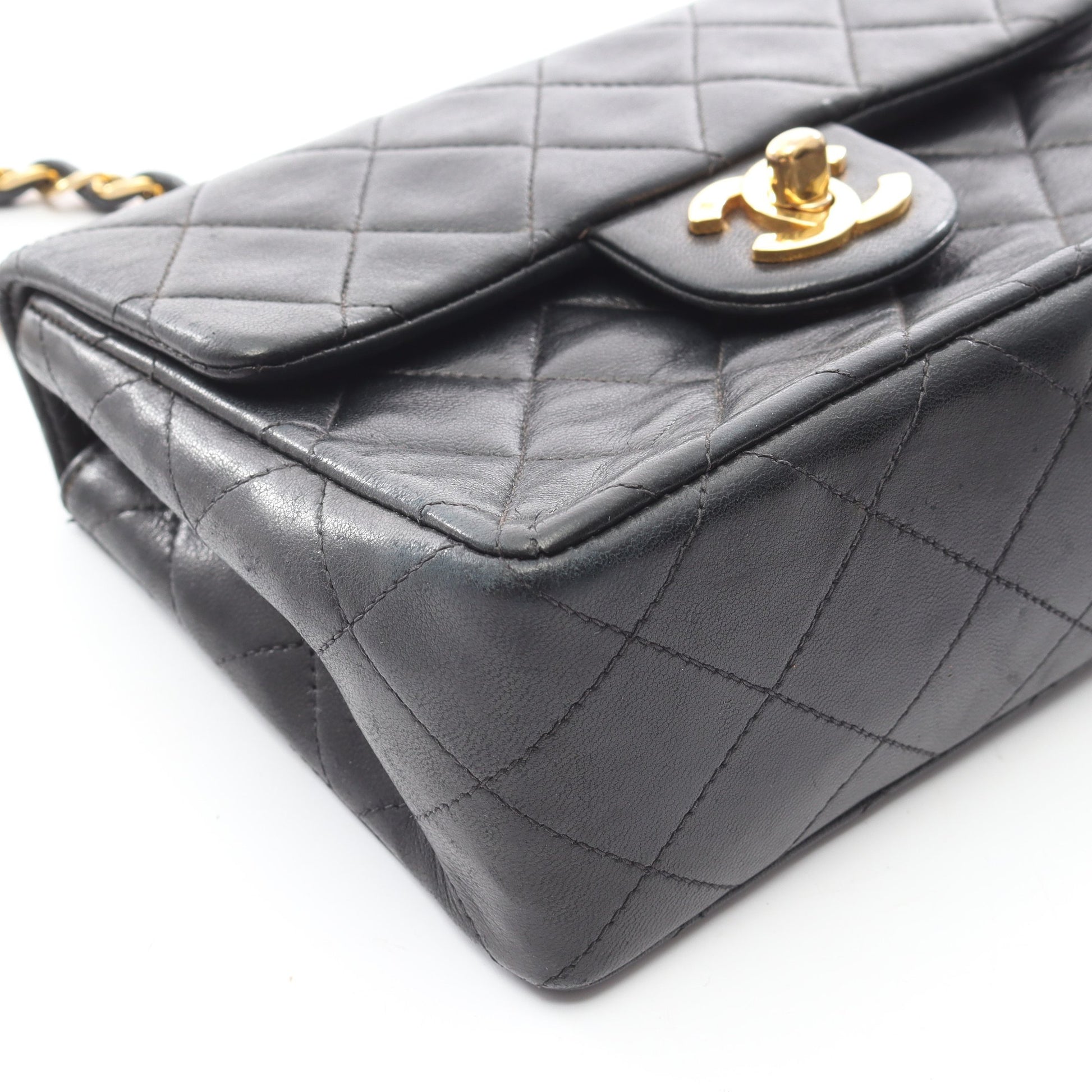 ミニマトラッセ チェーンショルダーバッグ ラムスキン ブラック ゴールド金具 シャネル バッグ CHANEL