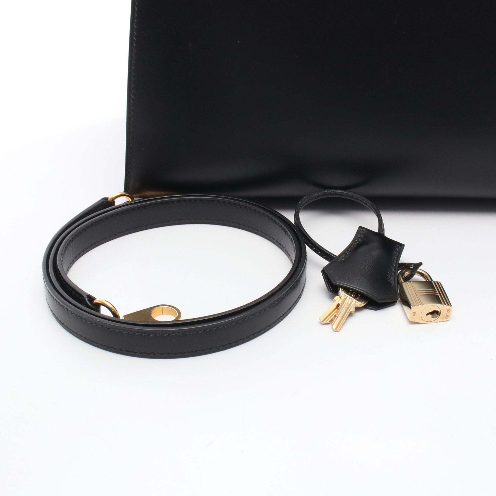 ケリー28 ハンドバッグ ボックスカーフ ブラック ゴールド金具 外縫い 2WAY ○Y刻印 エルメス バッグ HERMES