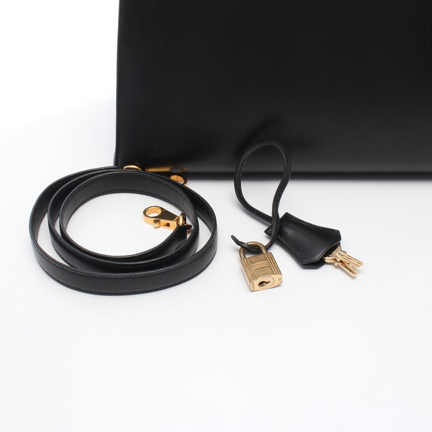 ケリー32 ハンドバッグ ボックスカーフ ブラック ゴールド金具 外縫い 2WAY □G刻印 エルメス バッグ HERMES