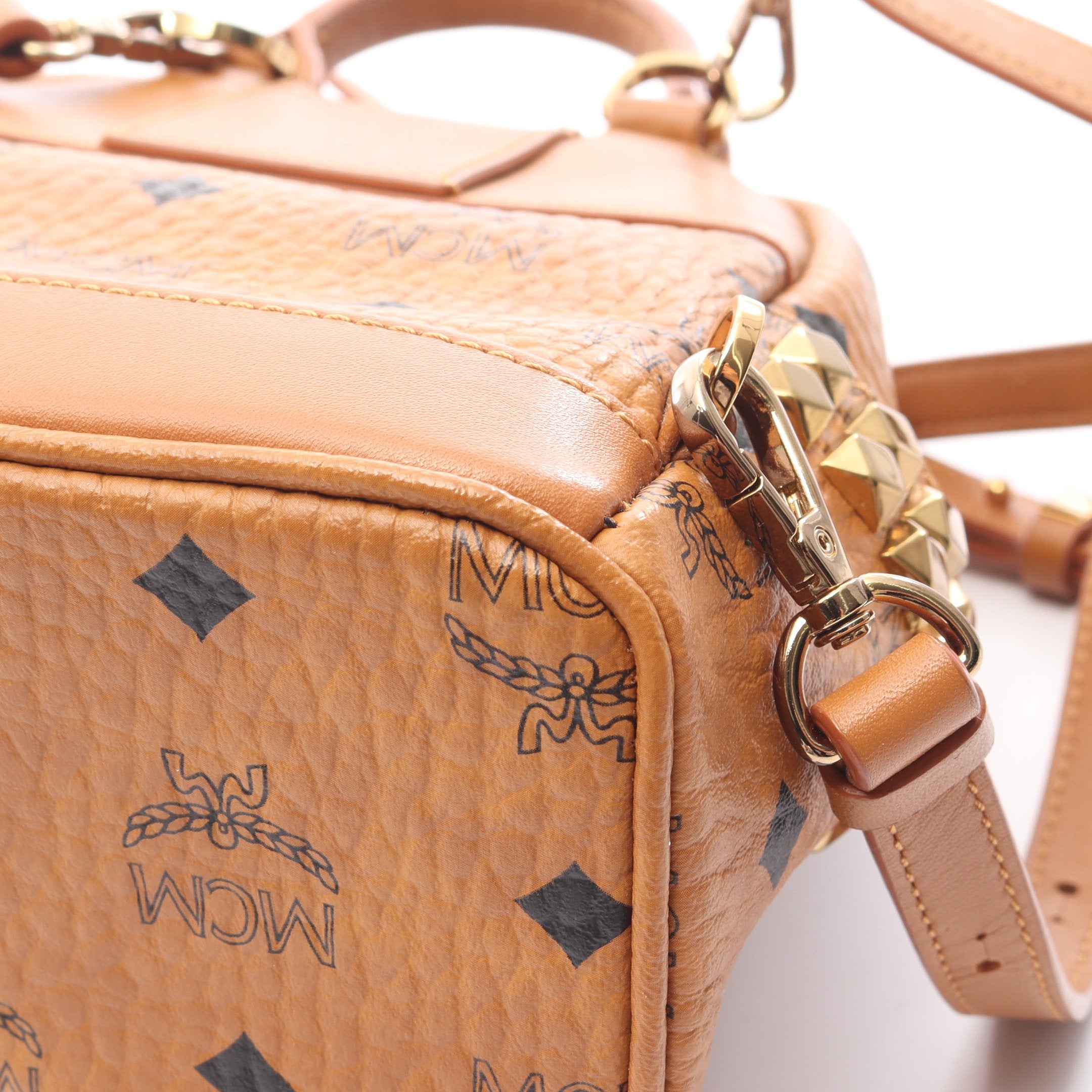 【美品】MCM セカンドバッグ　ブラウン　レザー　ヴィセトス　スタッズ ヴィセトス バックパック リュックサック PVC レザー ライトブラウン