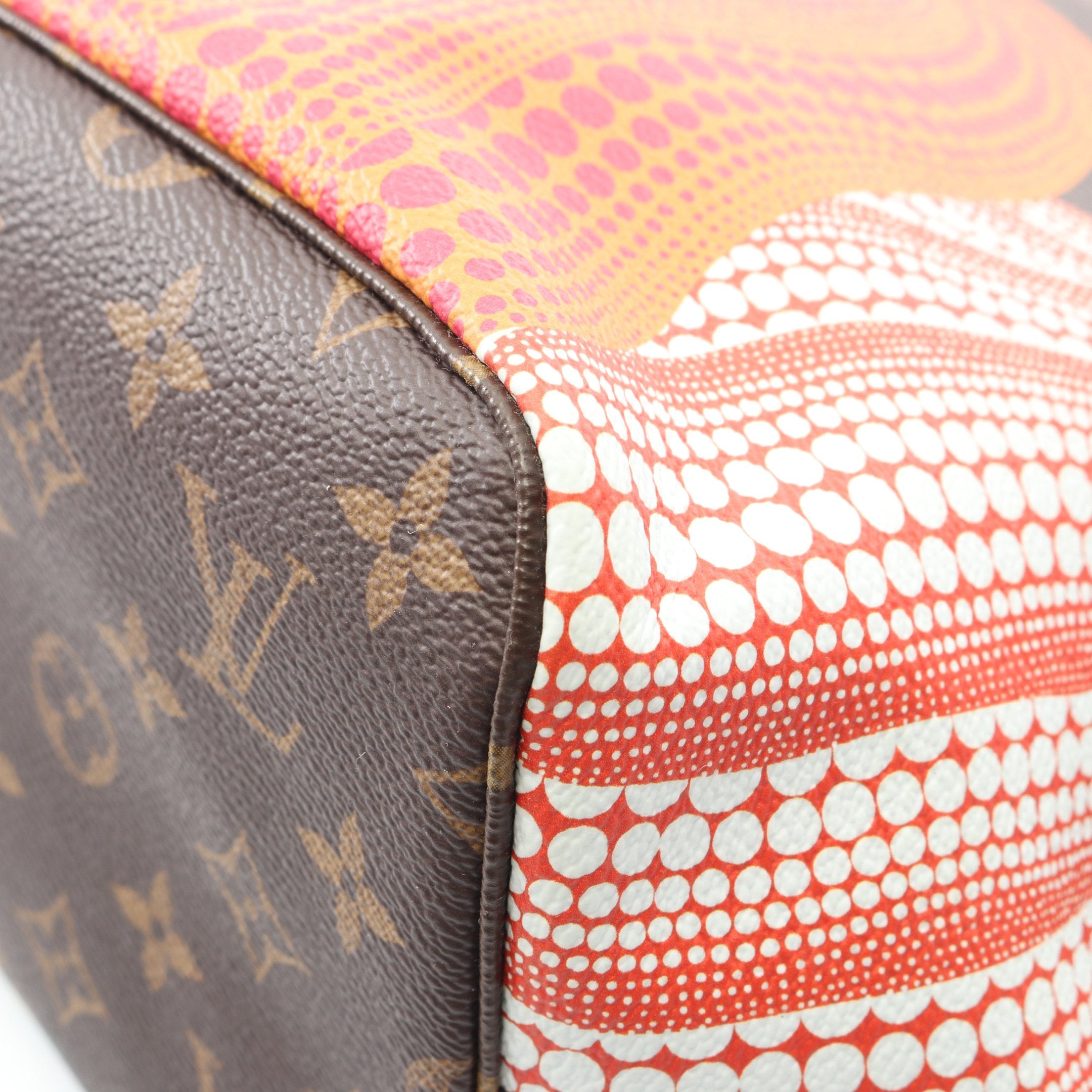 LV × YK ネヴァーフルMM モノグラムパンプキン ショルダーバッグ