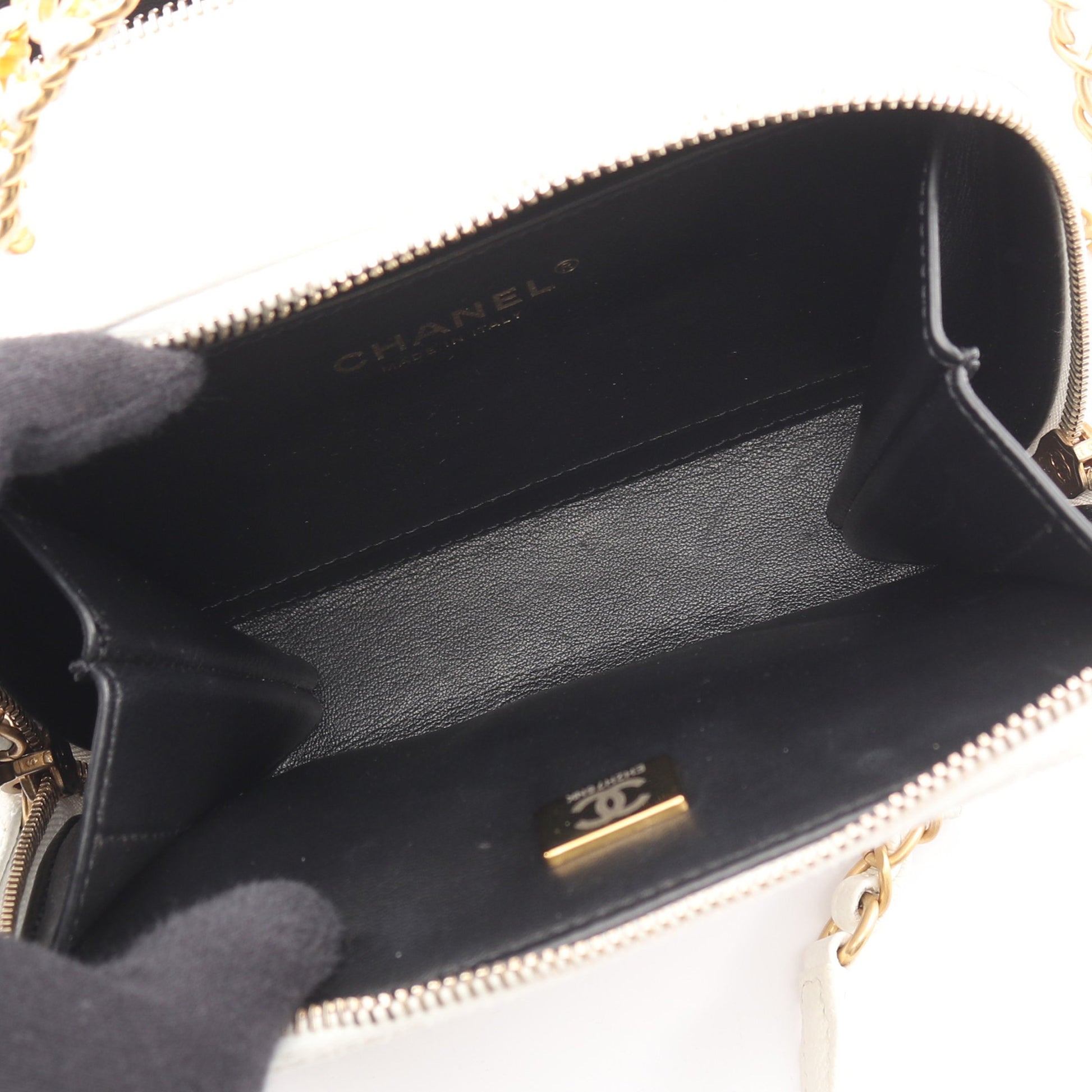 マトラッセ バニティバッグ チェーンショルダーバッグ キャビアスキン ホワイト ゴールド金具 2WAY シャネル バッグ CHANEL