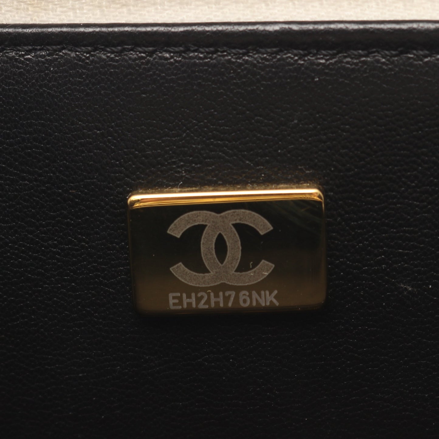 マトラッセ バニティバッグ チェーンショルダーバッグ キャビアスキン ホワイト ゴールド金具 2WAY シャネル バッグ CHANEL