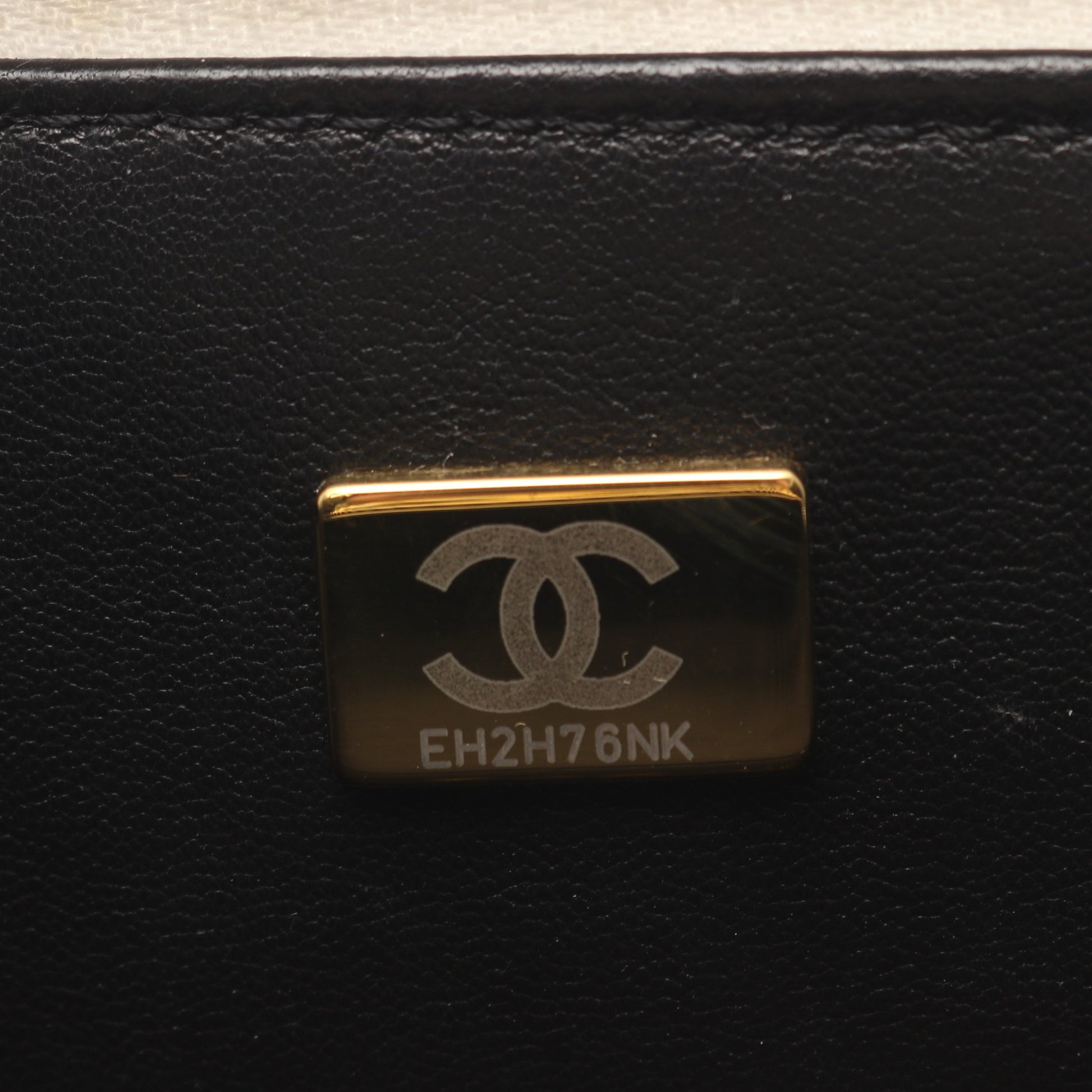 マトラッセ バニティバッグ チェーンショルダーバッグ キャビアスキン ホワイト ゴールド金具 2WAY シャネル バッグ CHANEL