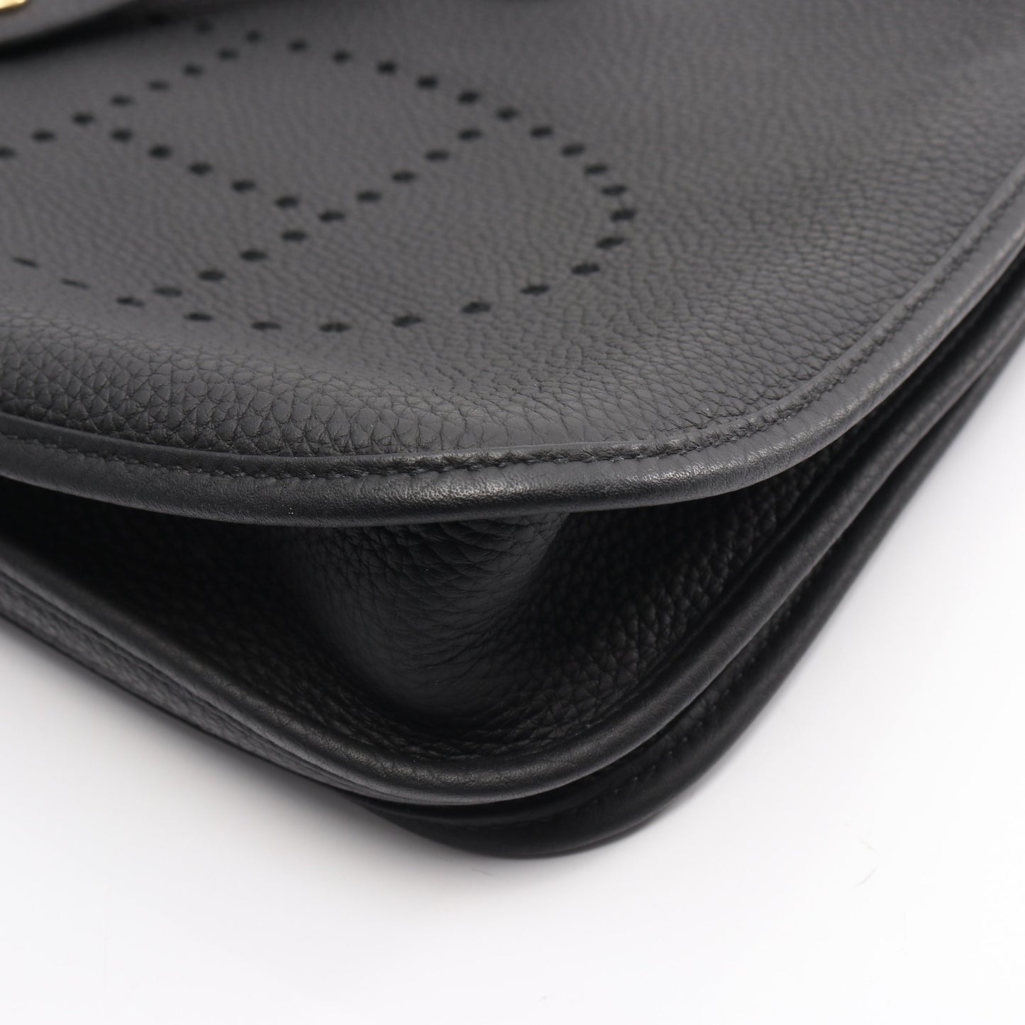 エヴリン 3 トロワ PM ショルダーバッグ トリヨンクレマンス ブラック ゴールド金具 Y刻印 エルメス バッグ HERMES