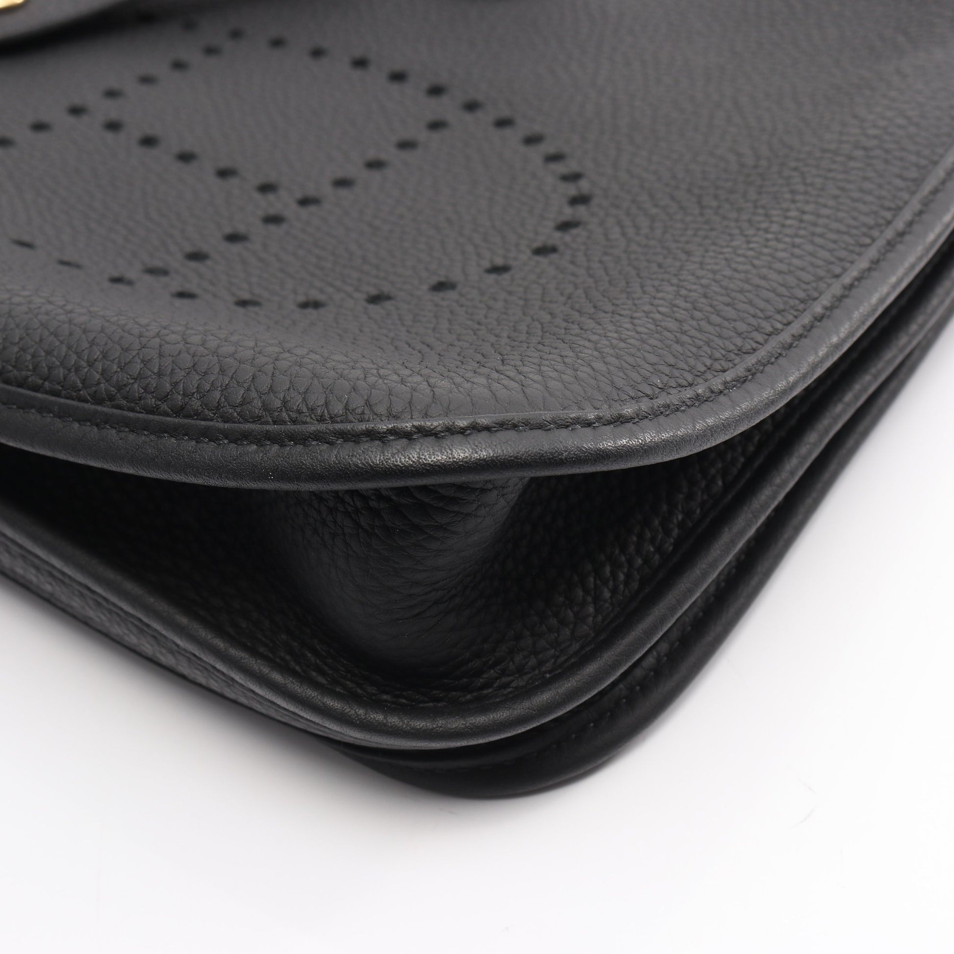 エヴリン 3 トロワ PM ショルダーバッグ トリヨンクレマンス ブラック ゴールド金具 Y刻印 エルメス バッグ HERMES