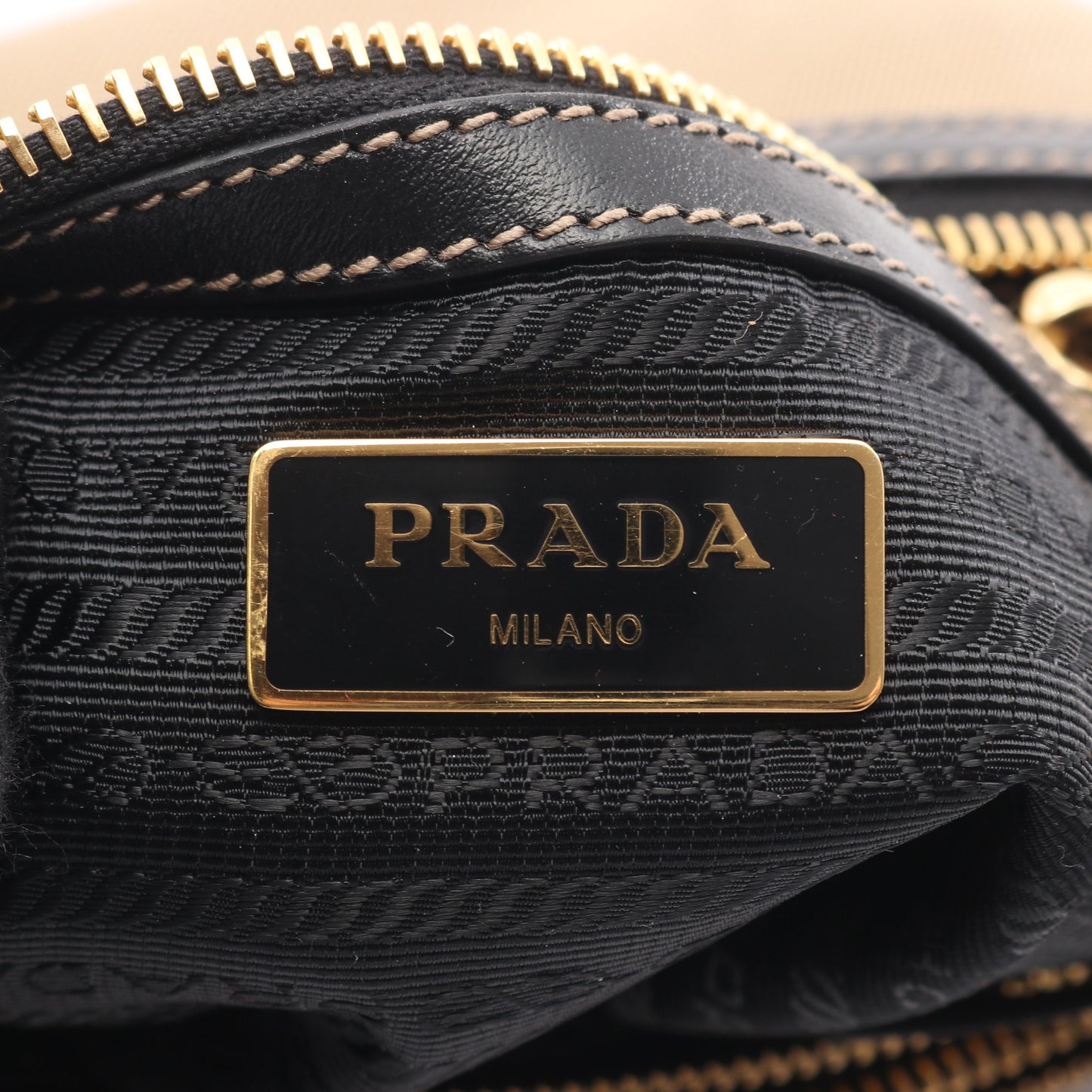 LOGO JACQUARD ショルダーバッグ キャンバス レザー ベージュ ブラック プラダ バッグ PRADA