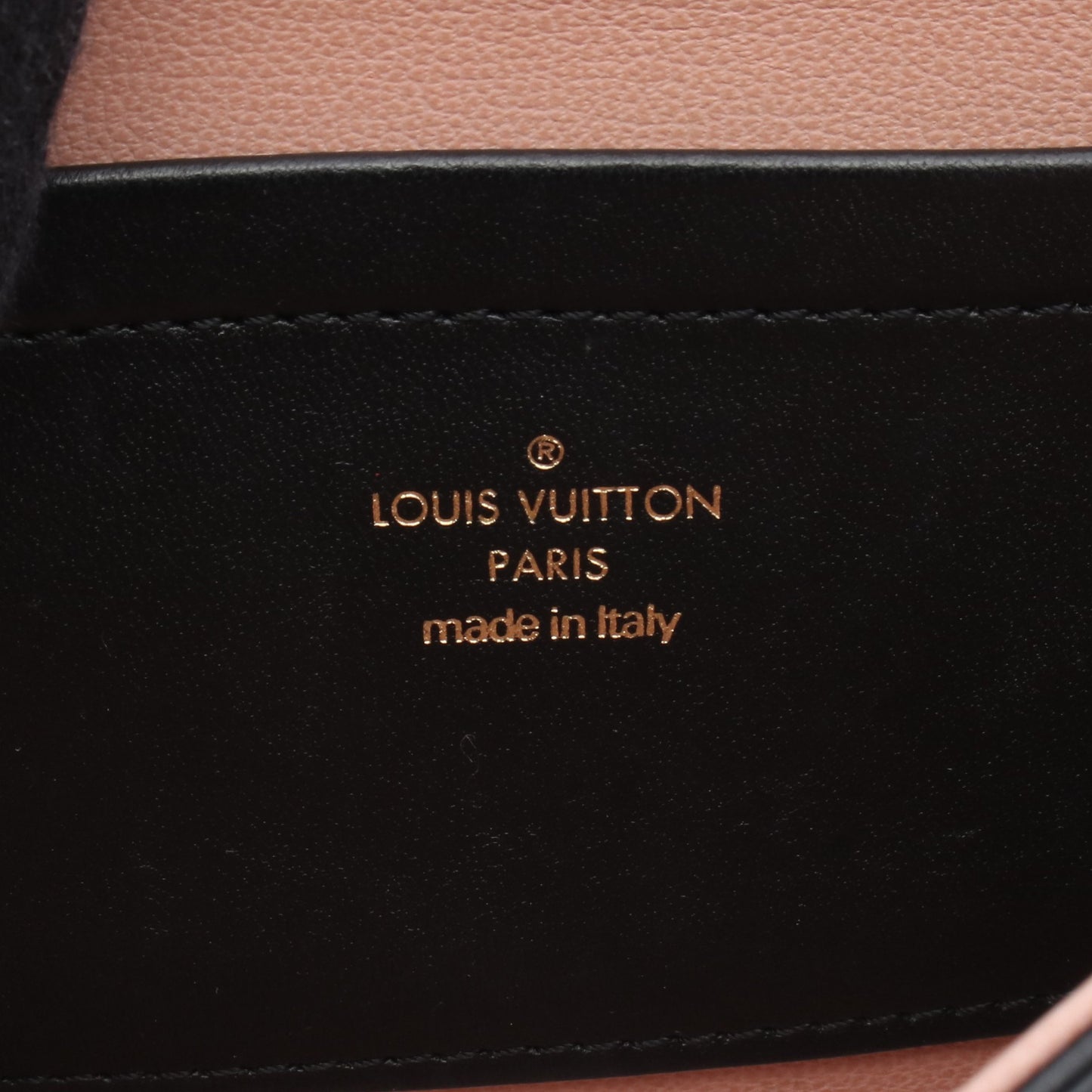 ポシェットクッサン モノグラムエンボス ノワール ショルダーバッグ ラムスキン ブラック ルイヴィトン バッグ LOUIS VUITTON