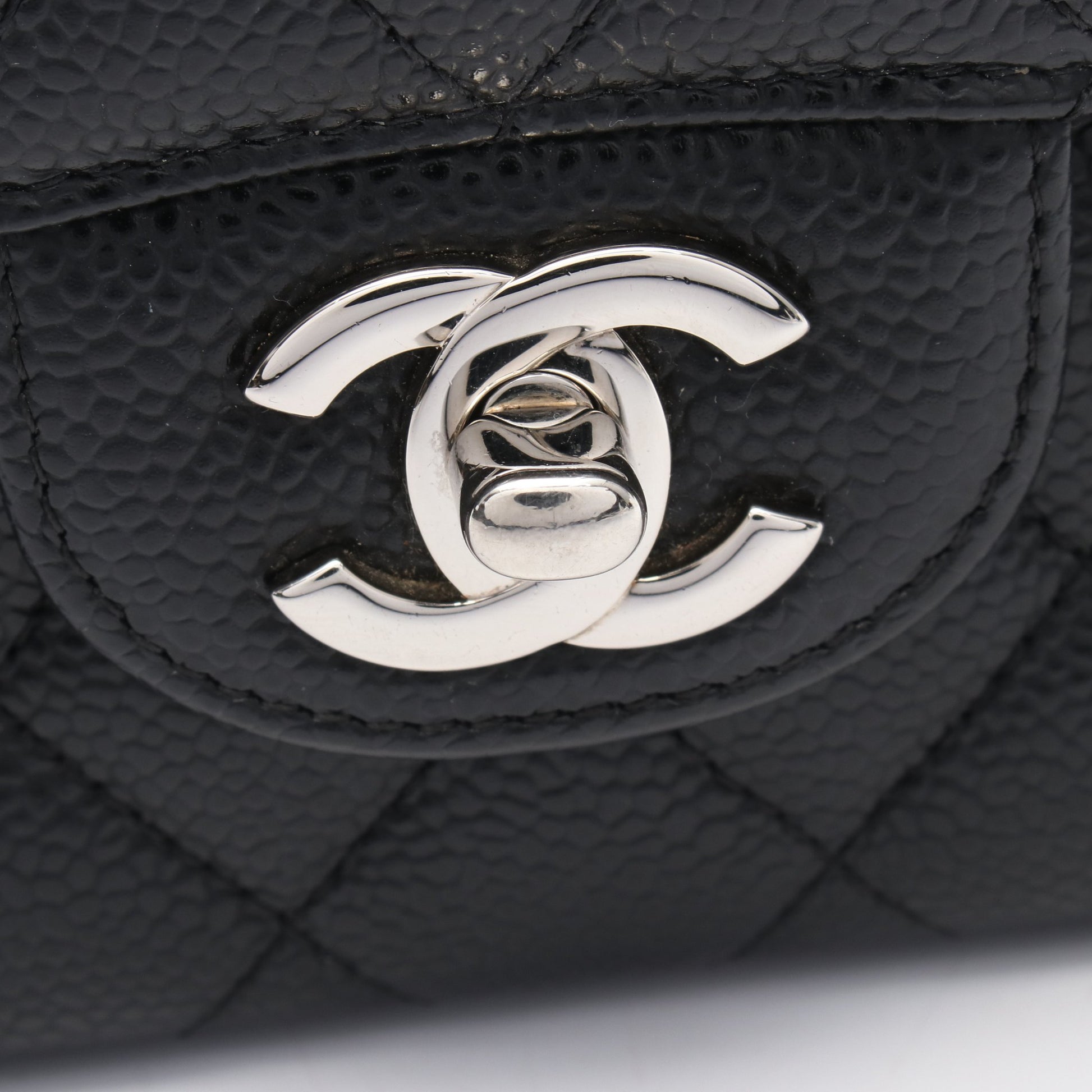 マトラッセ Wフラップ Wチェーンショルダーバッグ キャビアスキン ブラック シルバー金具 シャネル バッグ CHANEL