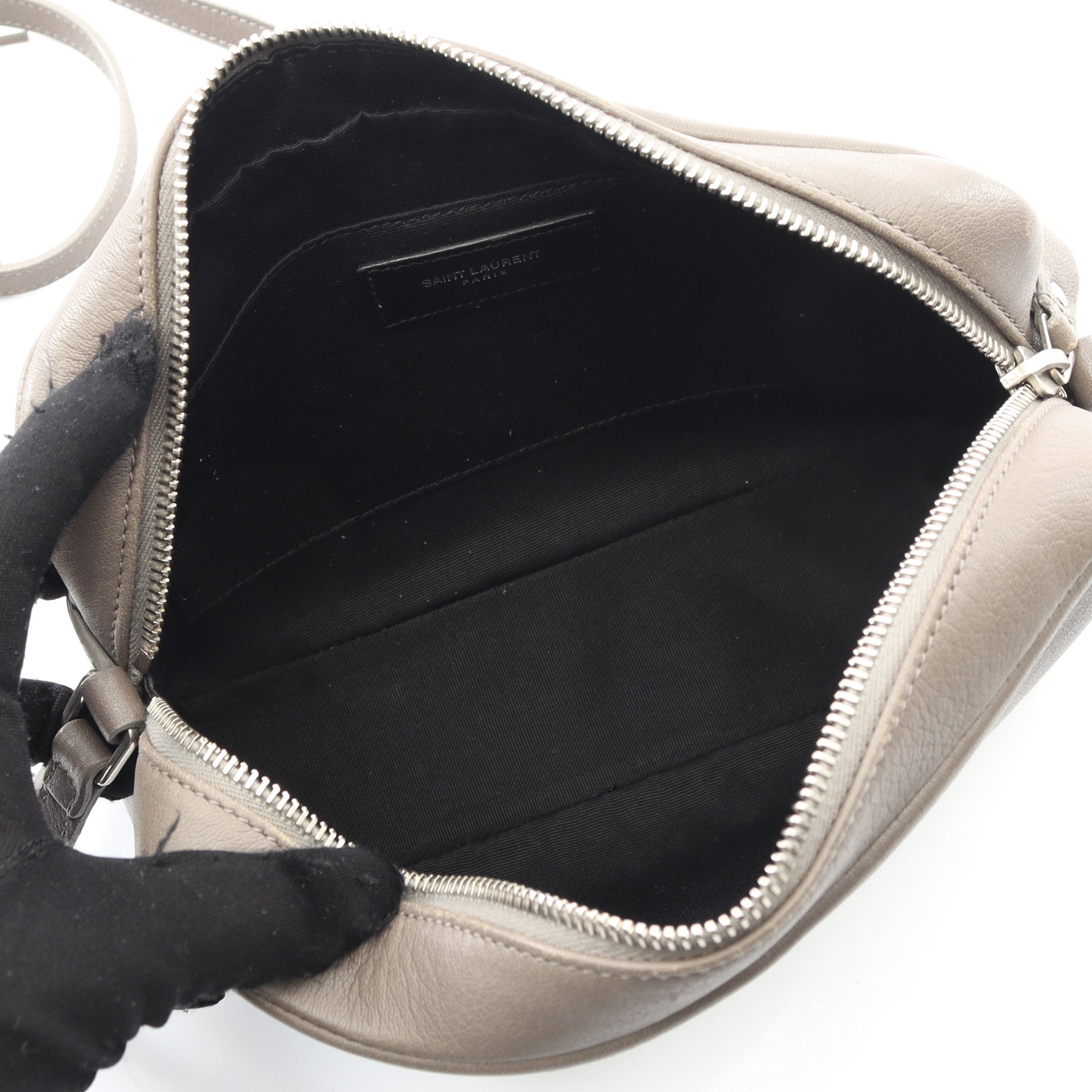 SAINT LAURENT サンローラン　ルー　カメラバッグ　グレー LOU ルー カメラバッグ ショルダーバッグ レザー グレーベージュ サン