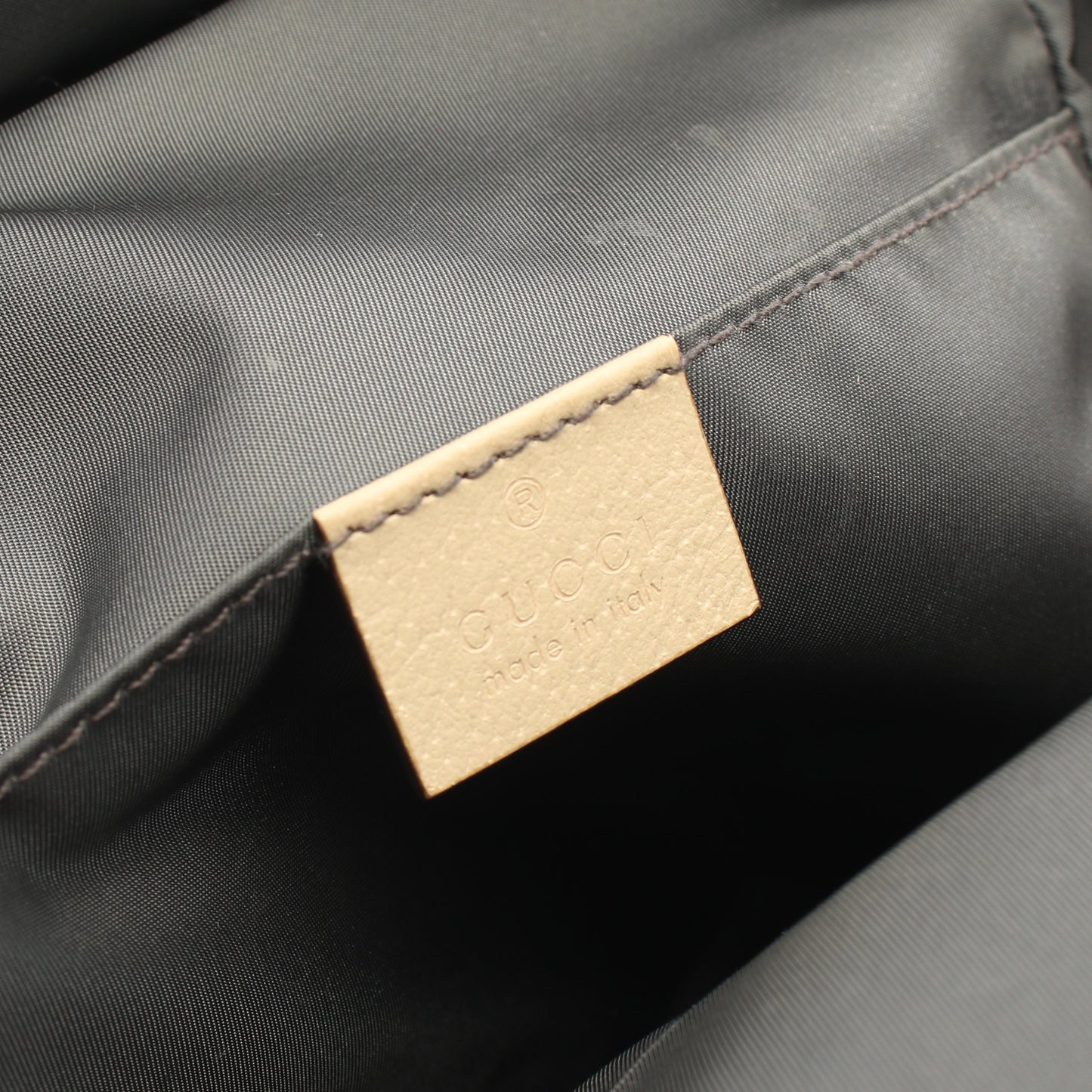 グッチ オフ ザ グリッド GG柄 ボディバッグ ナイロンキャンバス レザー グレー ベージュ グッチ バッグ GUCCI