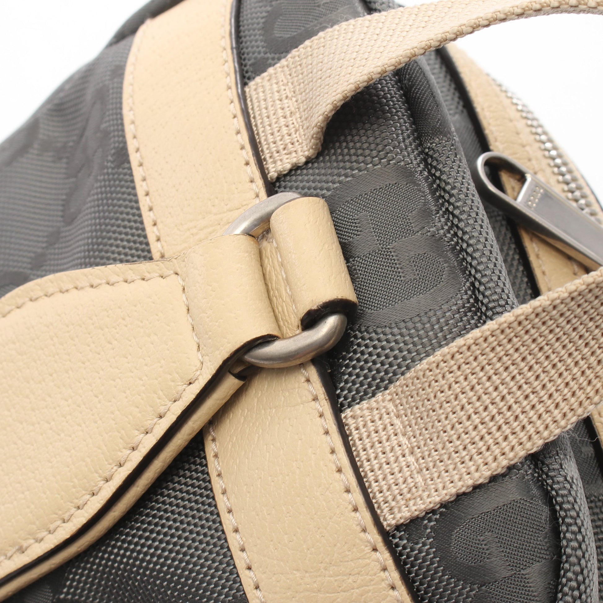 グッチ オフ ザ グリッド GG柄 ボディバッグ ナイロンキャンバス レザー グレー ベージュ グッチ バッグ GUCCI