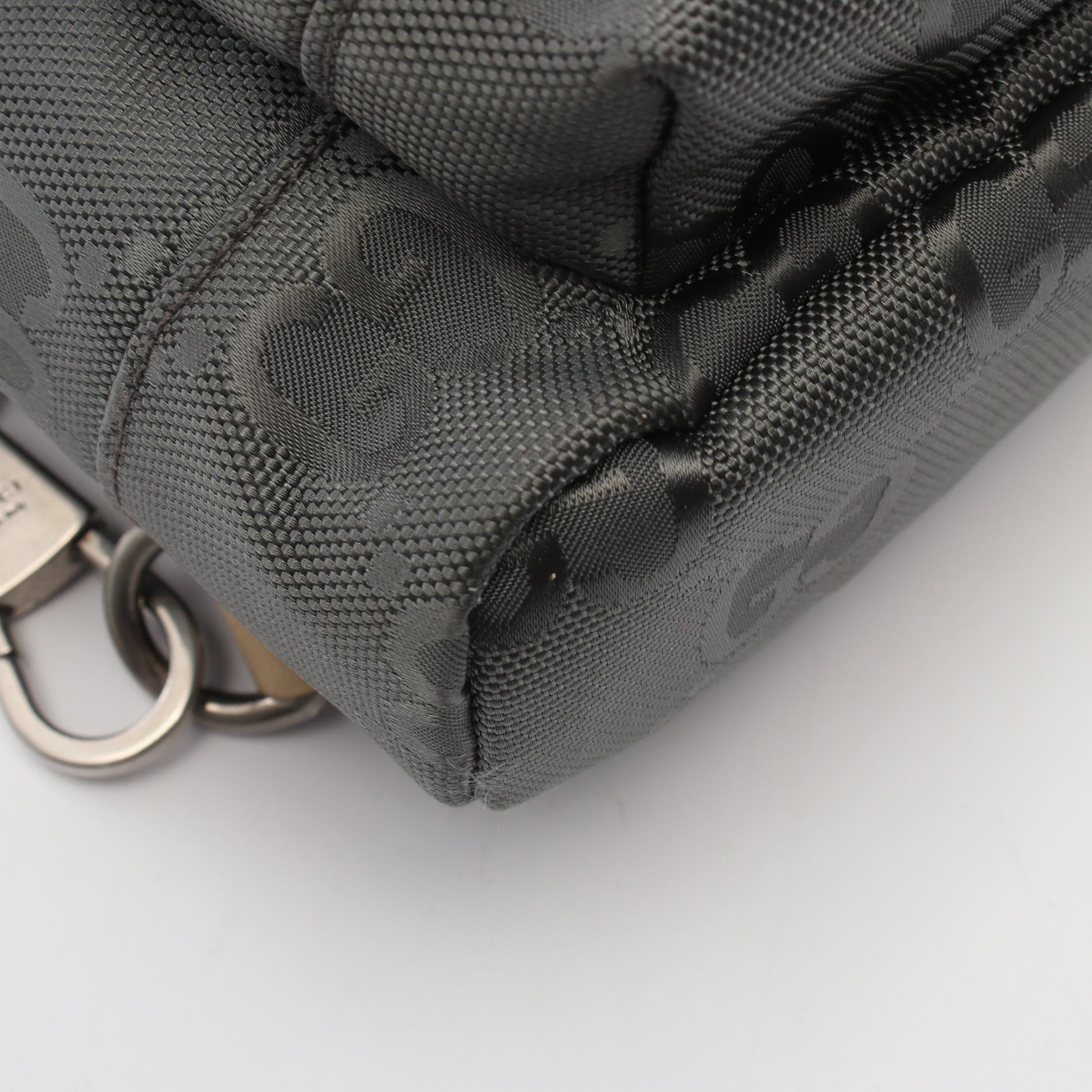 グッチ オフ ザ グリッド GG柄 ボディバッグ ナイロンキャンバス レザー グレー ベージュ グッチ バッグ GUCCI