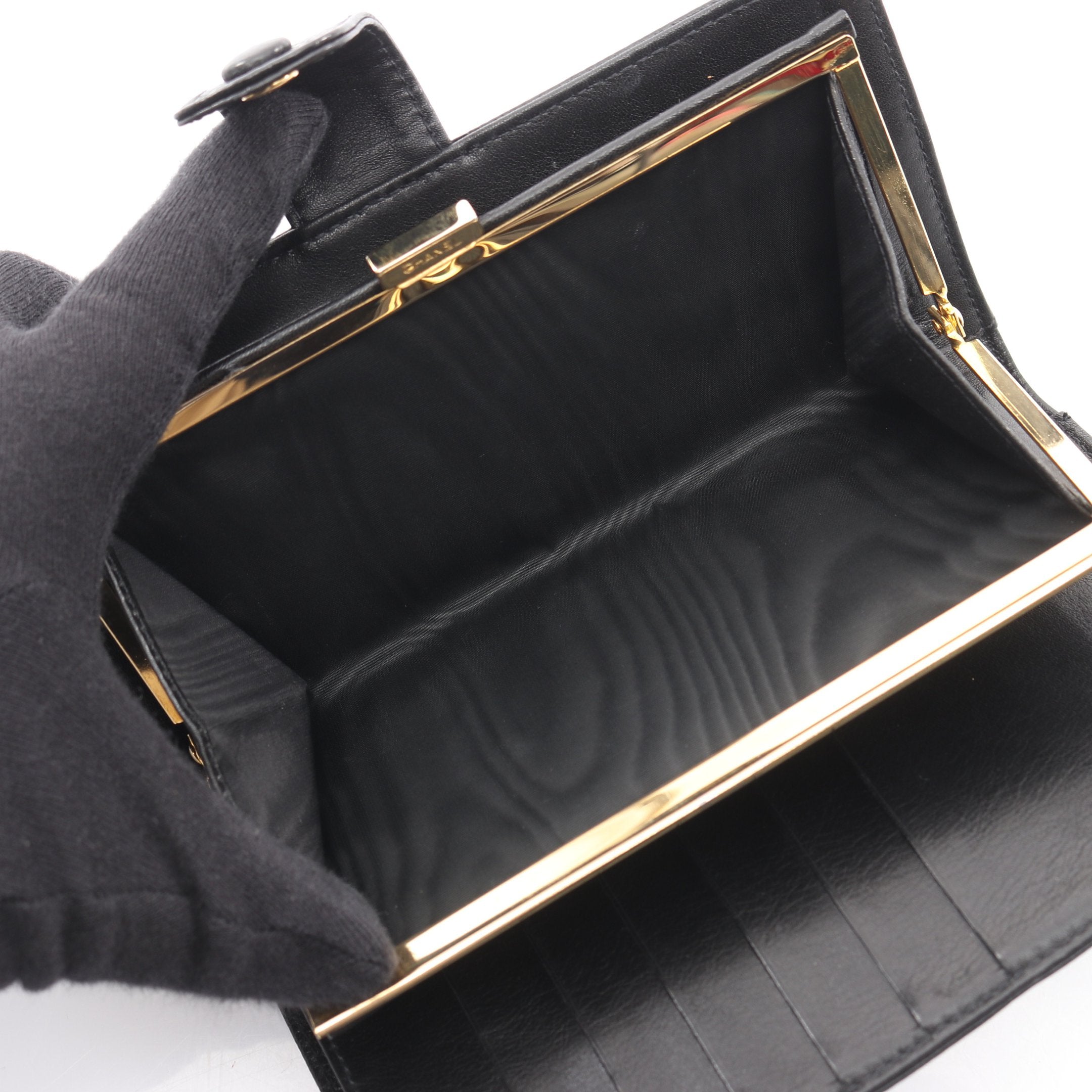 ココマーク 二つ折り長財布 キャビアスキン ブラック ゴールド金具 ココマーク 二つ折り長財布 キャビアスキン ブラック ゴールド金具