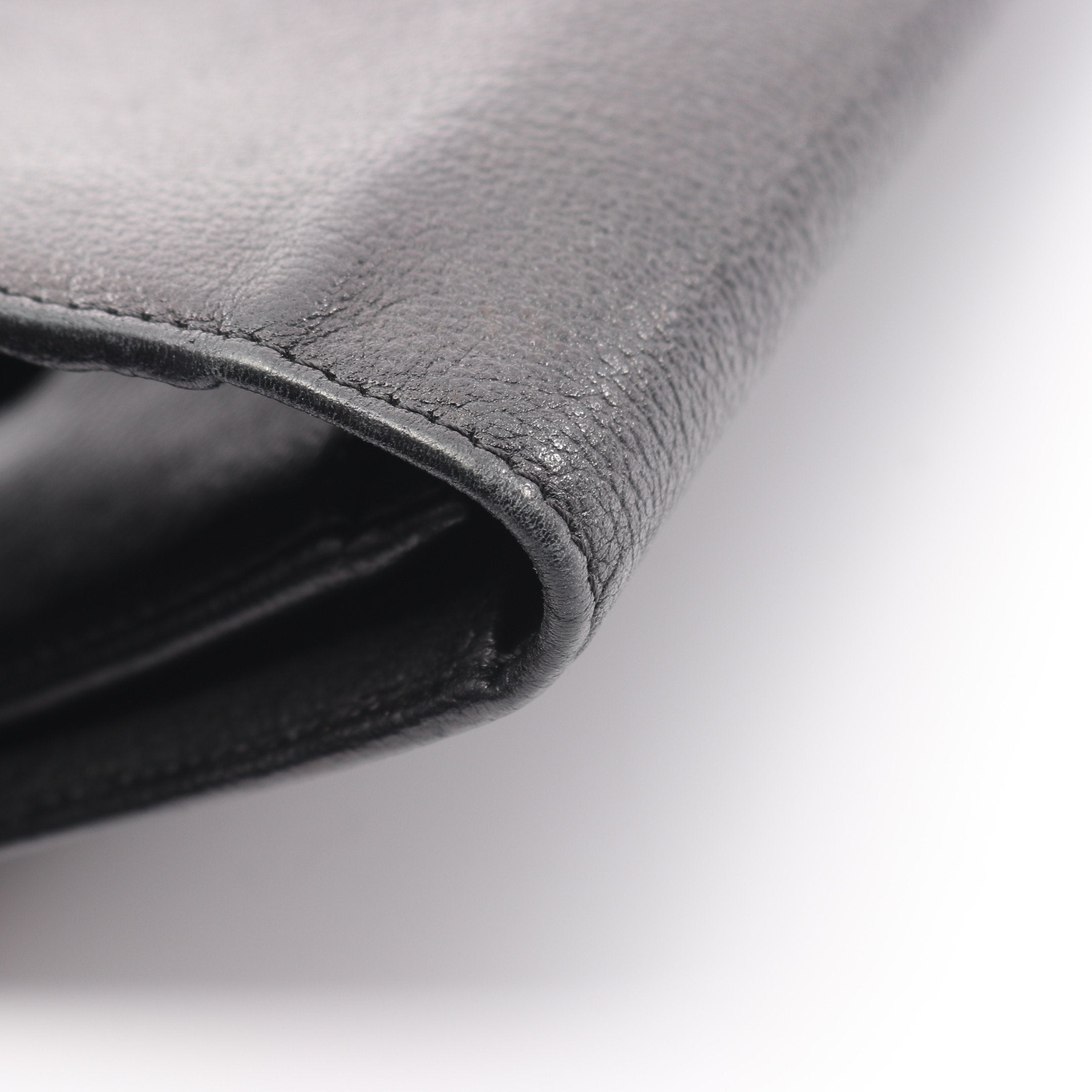 カメリア 二つ折り長財布 レザー ブラック シルバー金具 シャネル – RECLO