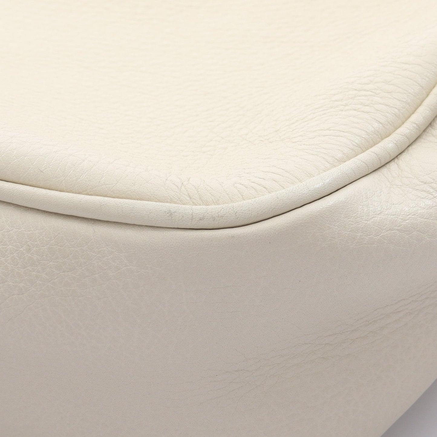 ソーホー ディスコバッグ インターロッキングG ショルダーバッグ レザー オフホワイト グッチ バッグ GUCCI