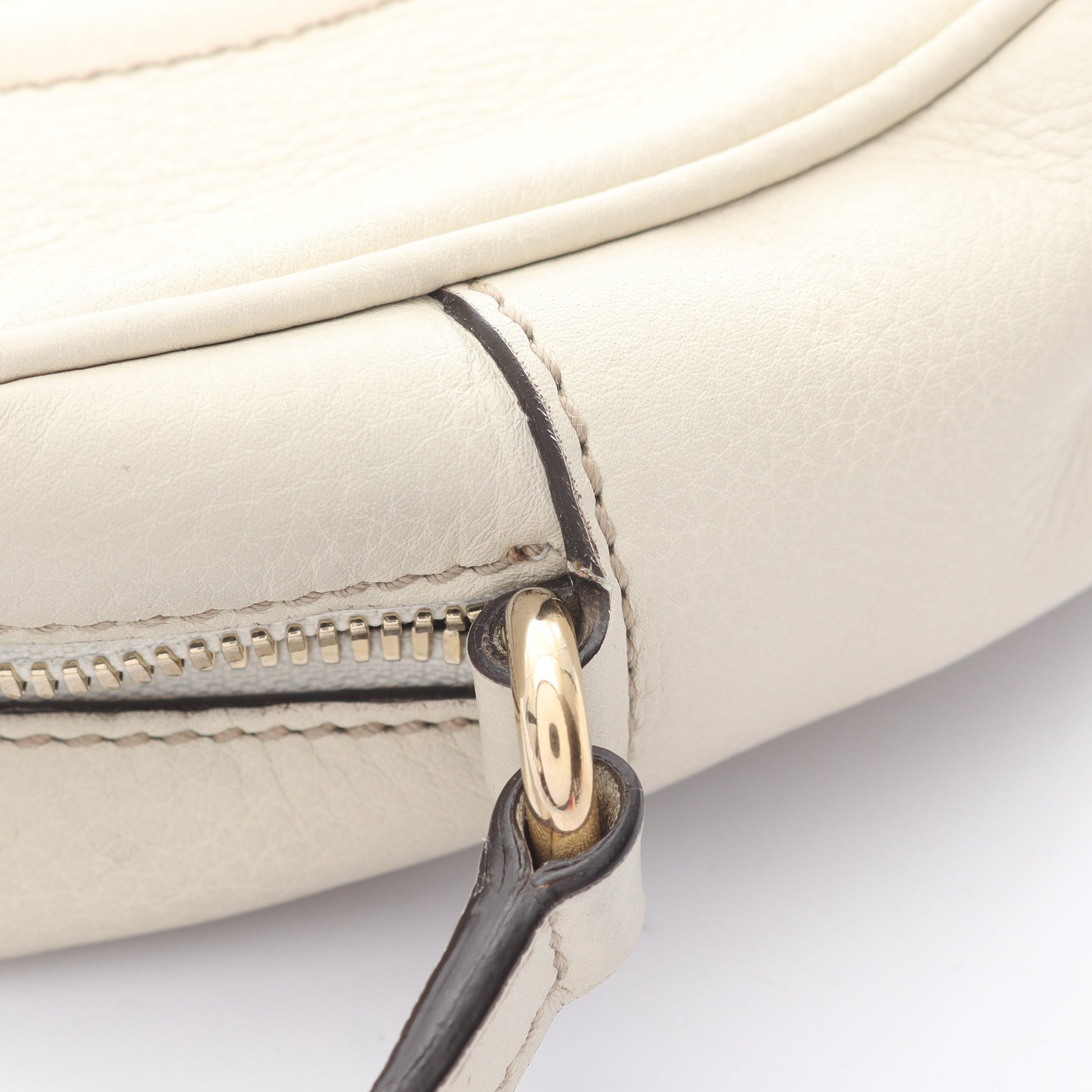 ソーホー ディスコバッグ インターロッキングG ショルダーバッグ レザー オフホワイト グッチ バッグ GUCCI