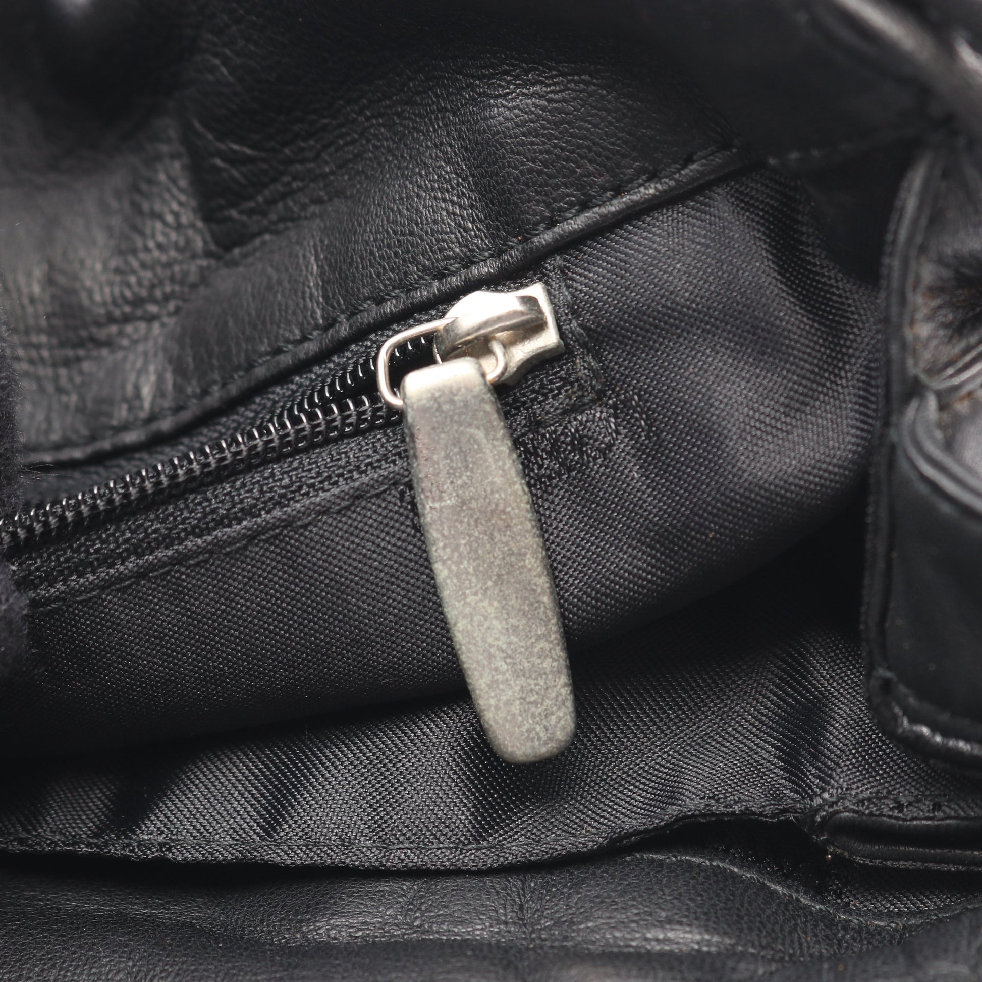 フラメンコ ショルダーバッグ レザー ブラック 巾着 ロエベ バッグ LOEWE