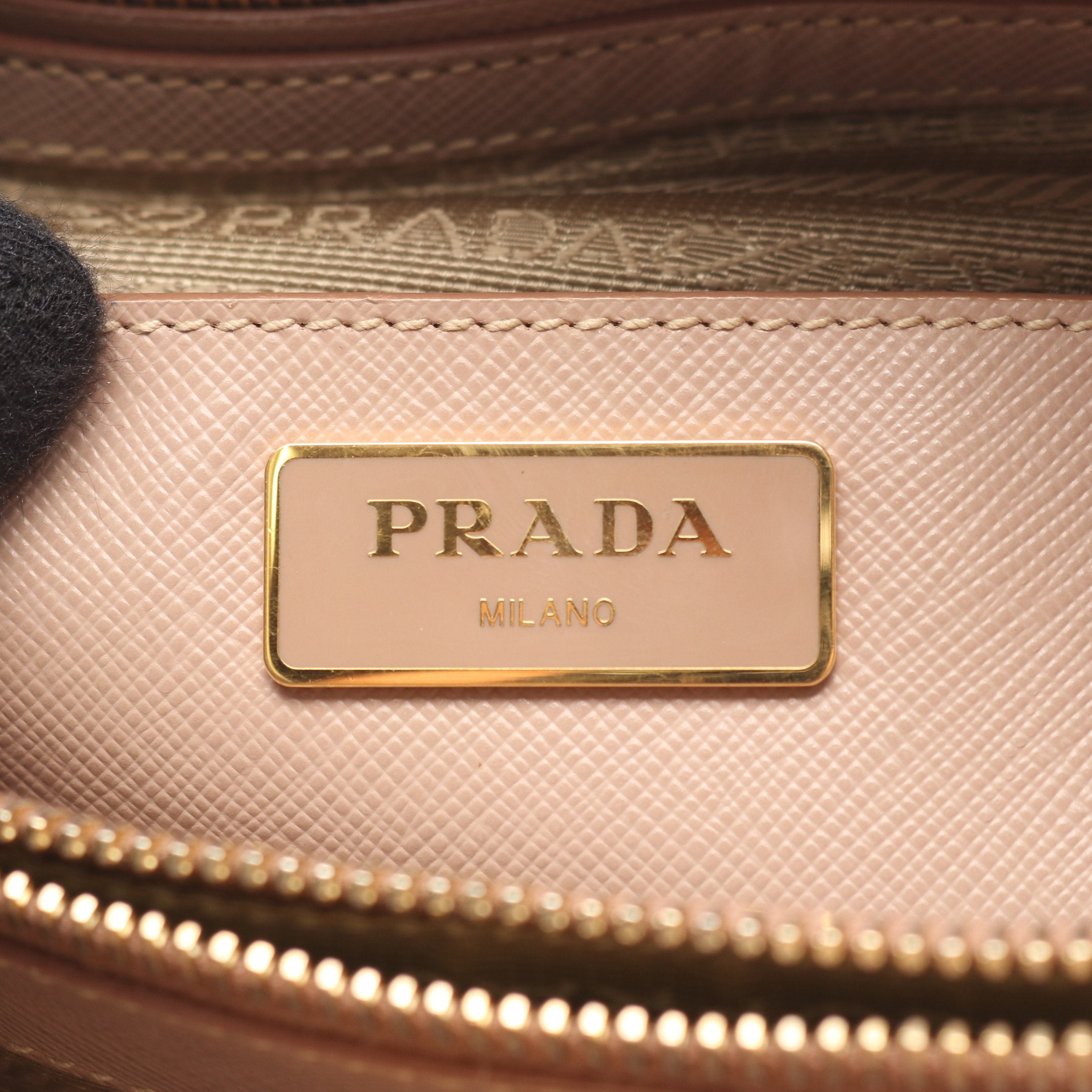 SAFFIANO LUX ハンドバッグ サフィアーノレザー ピンクベージュ プラダ
