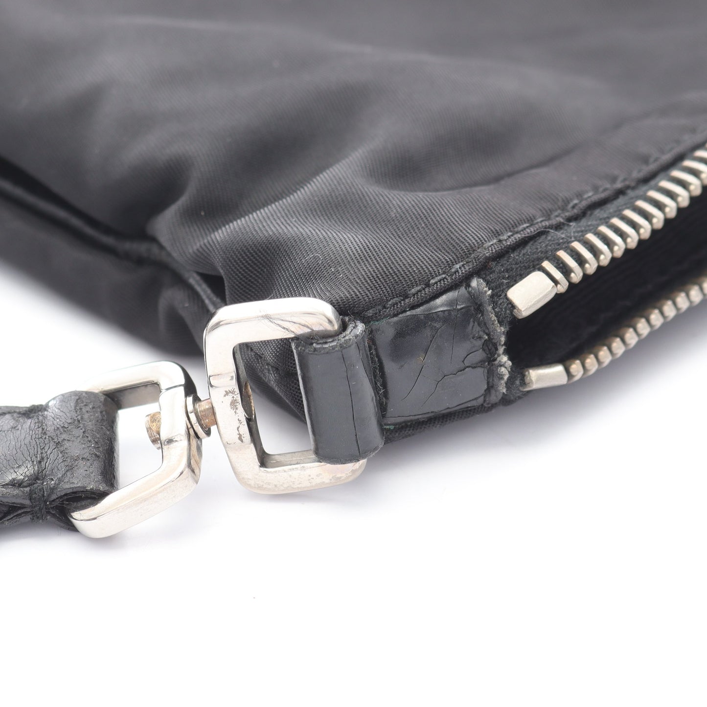 ショルダーバッグ ナイロン レザー ブラック 三角ロゴプレート プラダ バッグ PRADA