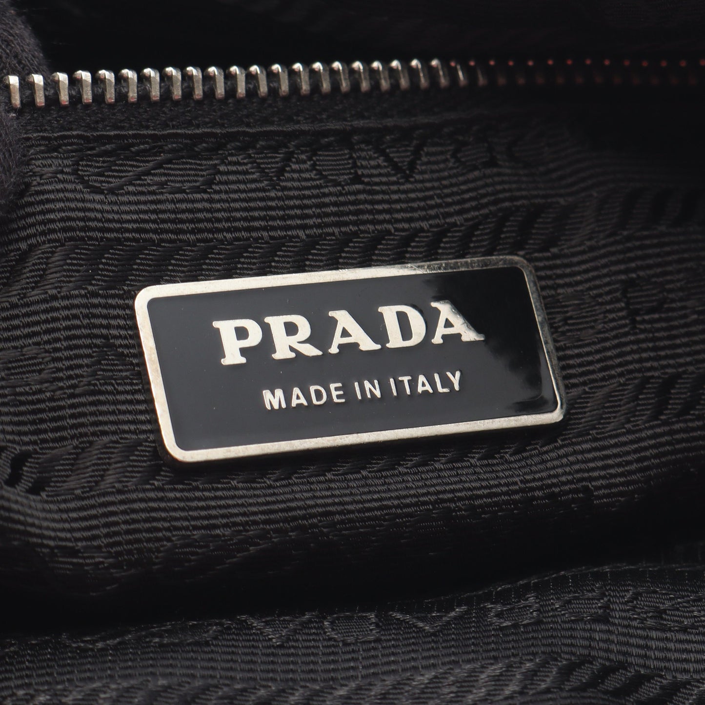 ショルダーバッグ ナイロン レザー ブラック 三角ロゴプレート プラダ バッグ PRADA