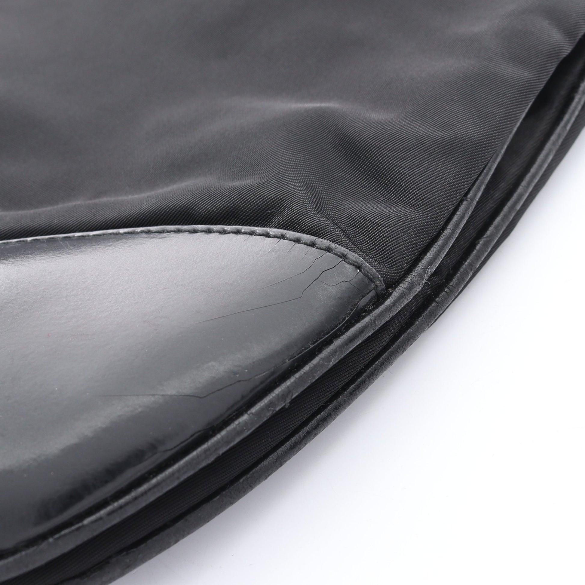 ショルダーバッグ ナイロン レザー ブラック 三角ロゴプレート プラダ バッグ PRADA