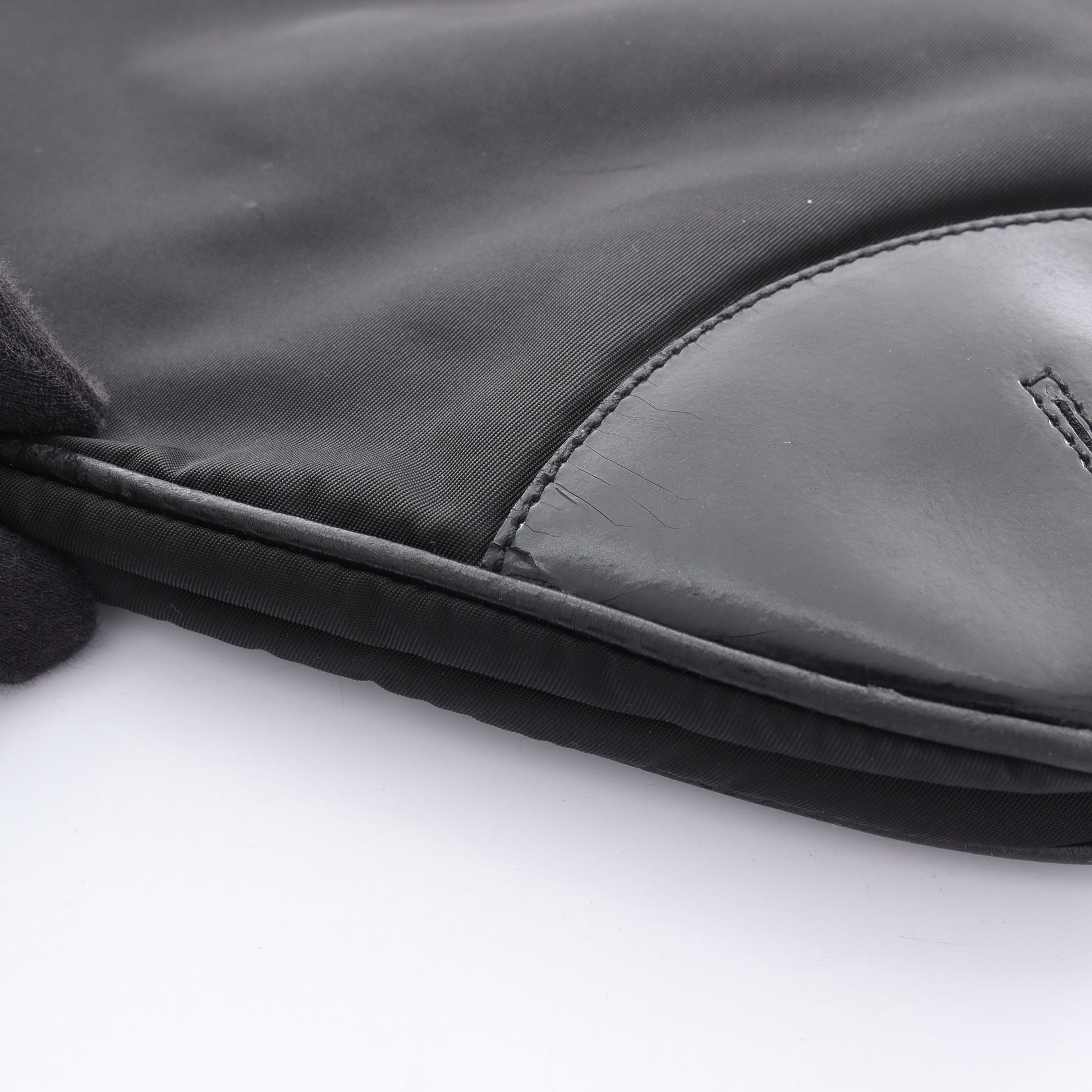 ショルダーバッグ ナイロン レザー ブラック 三角ロゴプレート プラダ バッグ PRADA