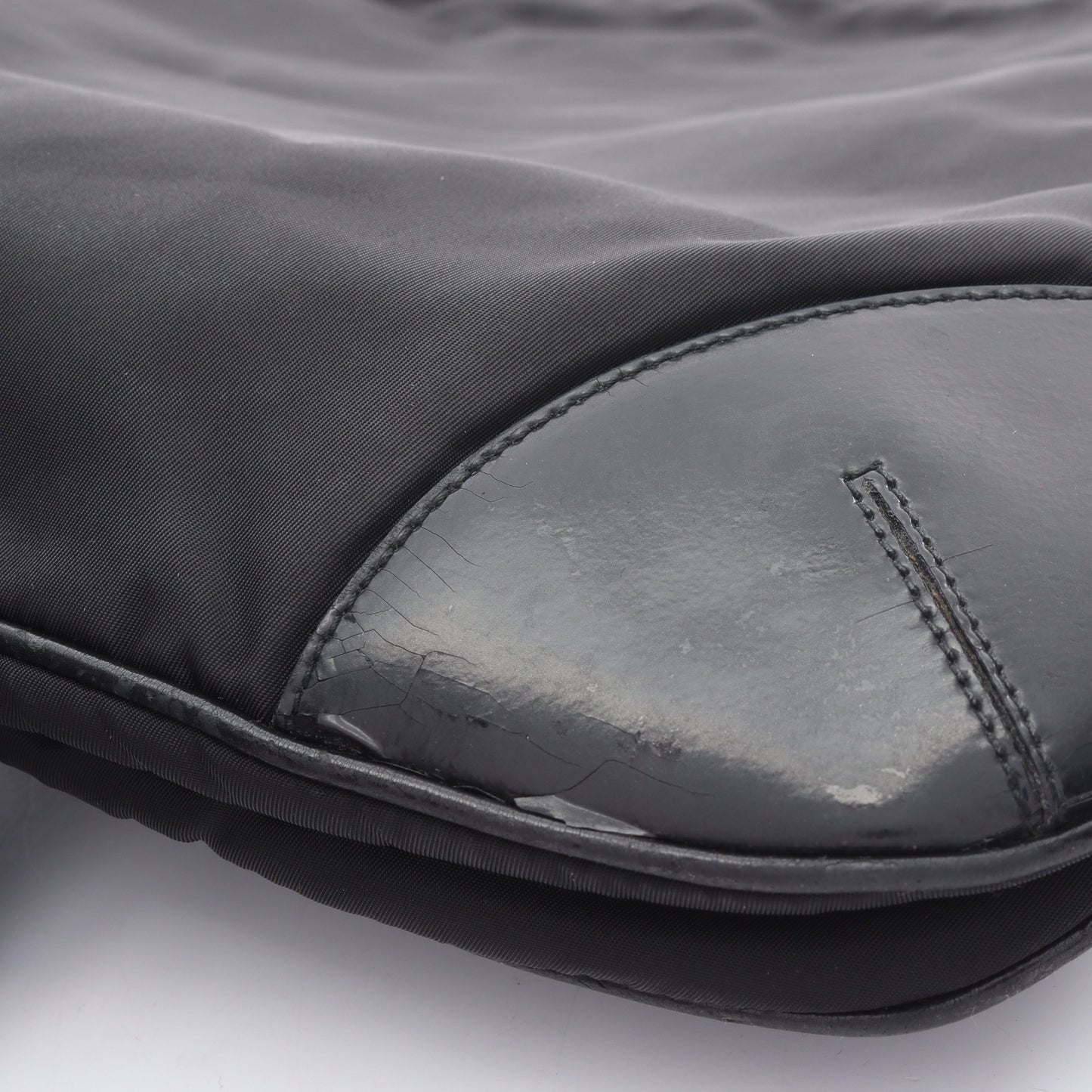 ショルダーバッグ ナイロン レザー ブラック 三角ロゴプレート プラダ バッグ PRADA