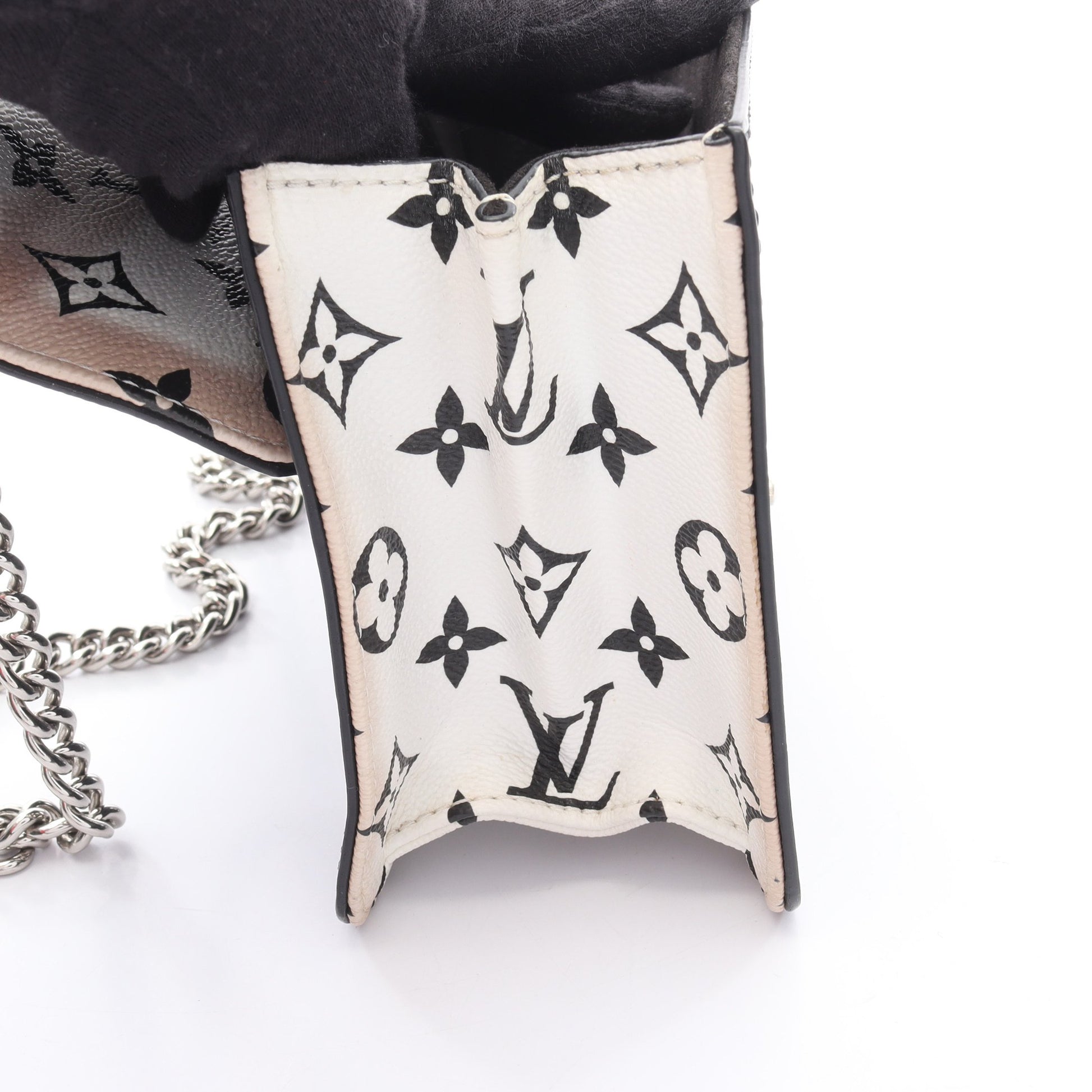 ワインウッドPM モノグラムヴェルニ エピ チェーンショルダーバッグ PVC レザー ブラック ホワイト ルイヴィトン バッグ LOUIS VUITTON