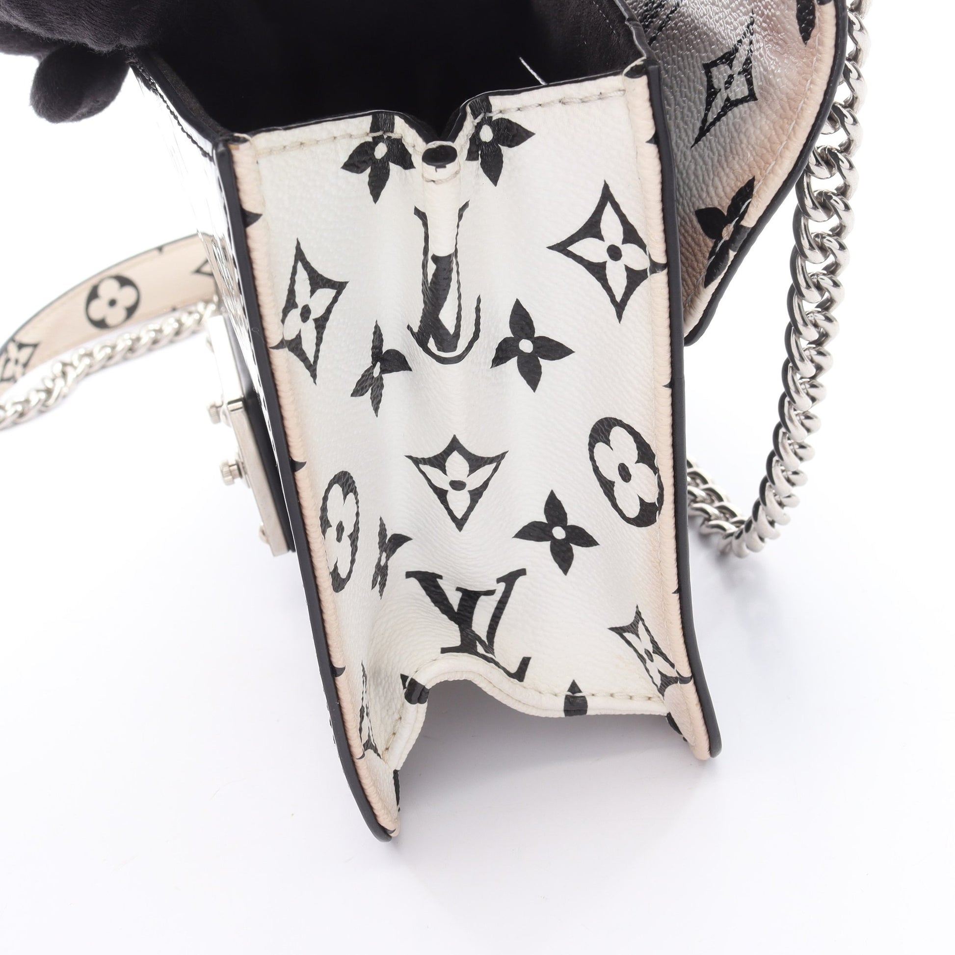 ワインウッドPM モノグラムヴェルニ エピ チェーンショルダーバッグ PVC レザー ブラック ホワイト ルイヴィトン バッグ LOUIS VUITTON