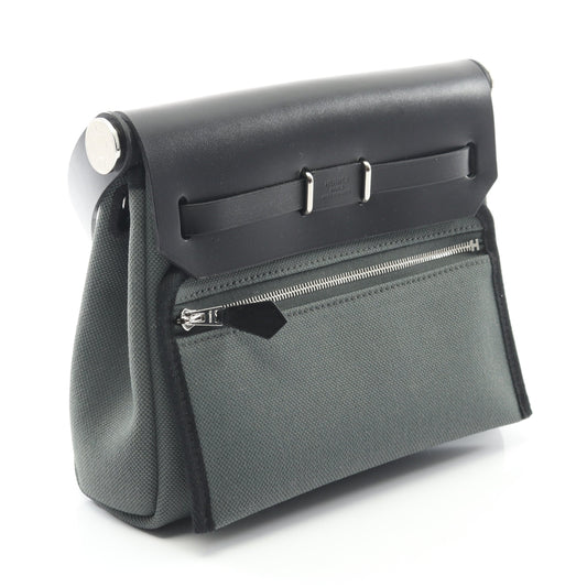 エールバッグジップ ミニ ヴェールマングローブ ショルダーバッグ トワルミリタリー ヴァッシュハンター グレーグリーン ブラック シルバー金具 K刻印 エルメス バッグ HERMES