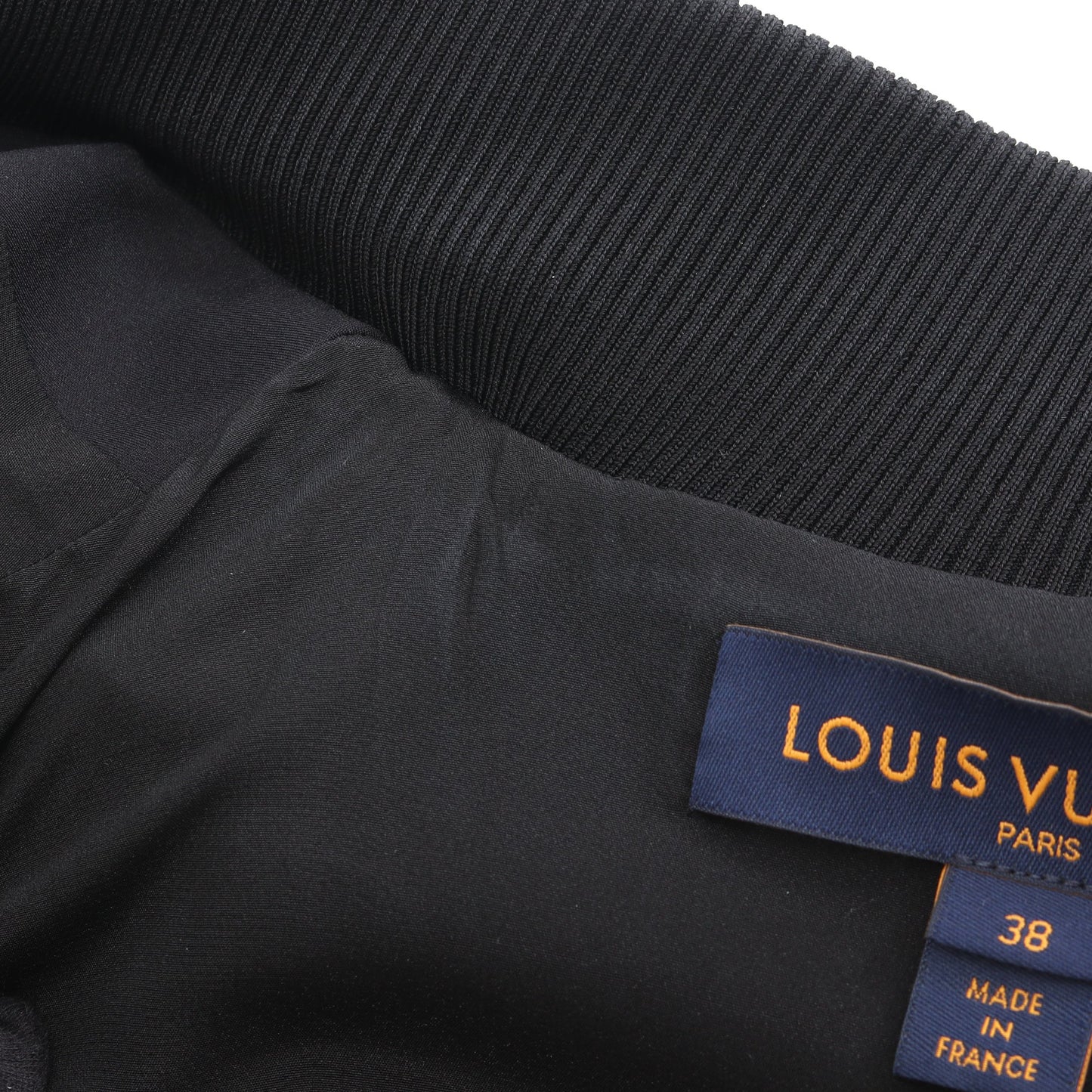 エンボスモノグラム ジップアップジャケット ブルゾン ナイロン ブラック ルイヴィトン アウター LOUIS VUITTON