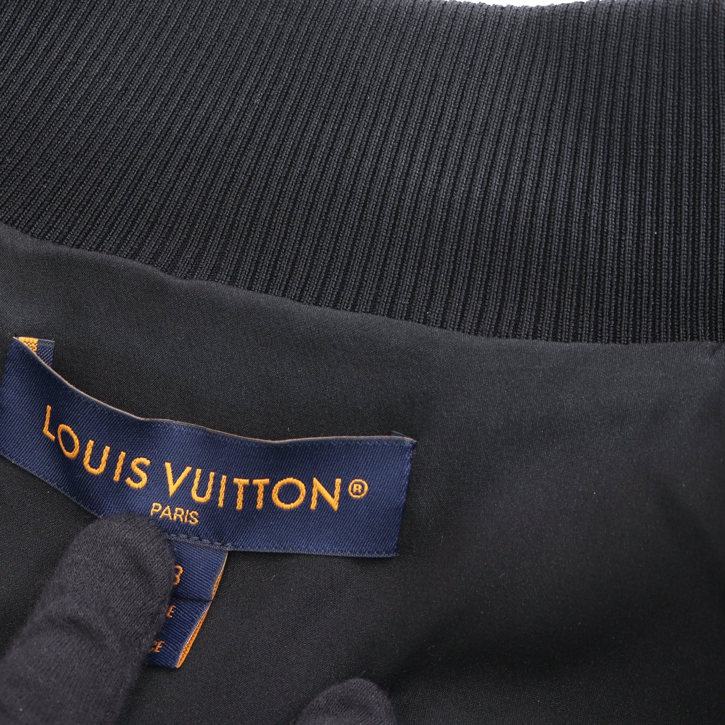 エンボスモノグラム ジップアップジャケット ブルゾン ナイロン ブラック ルイヴィトン アウター LOUIS VUITTON