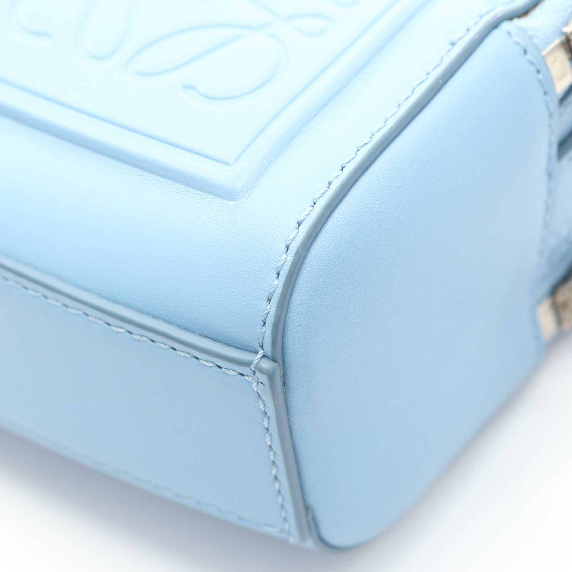 クロスボディ カメラバッグ ミニ ハンドバッグ レザー ライトブルー ロエベ バッグ LOEWE