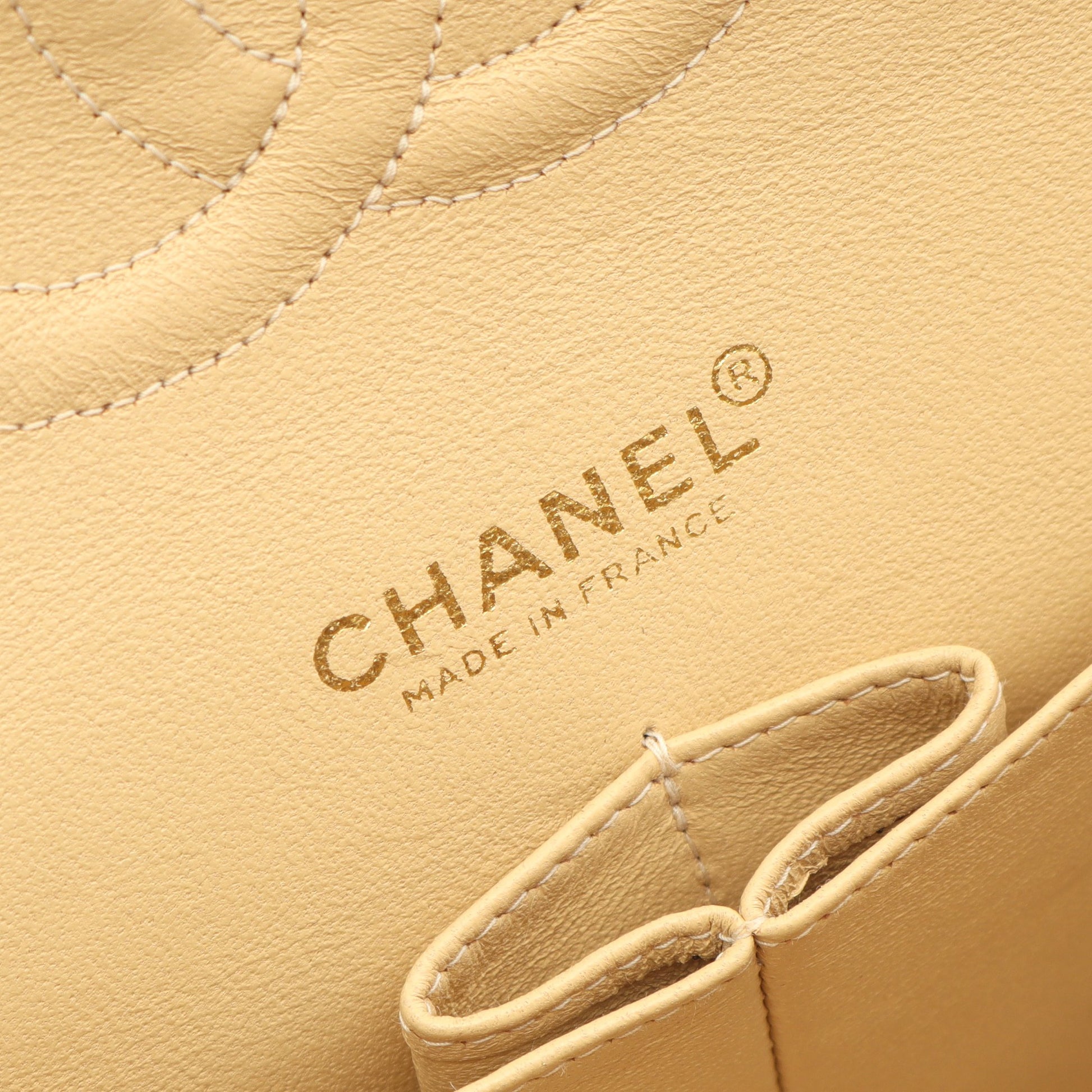 マトラッセ Wフラップ Wチェーンショルダーバッグ キャビアスキン ベージュ ゴールド金具 シャネル バッグ CHANEL