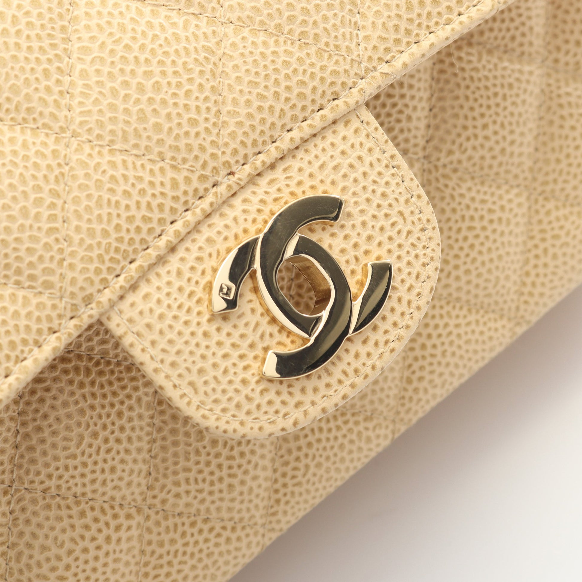 マトラッセ Wフラップ Wチェーンショルダーバッグ キャビアスキン ベージュ ゴールド金具 シャネル バッグ CHANEL