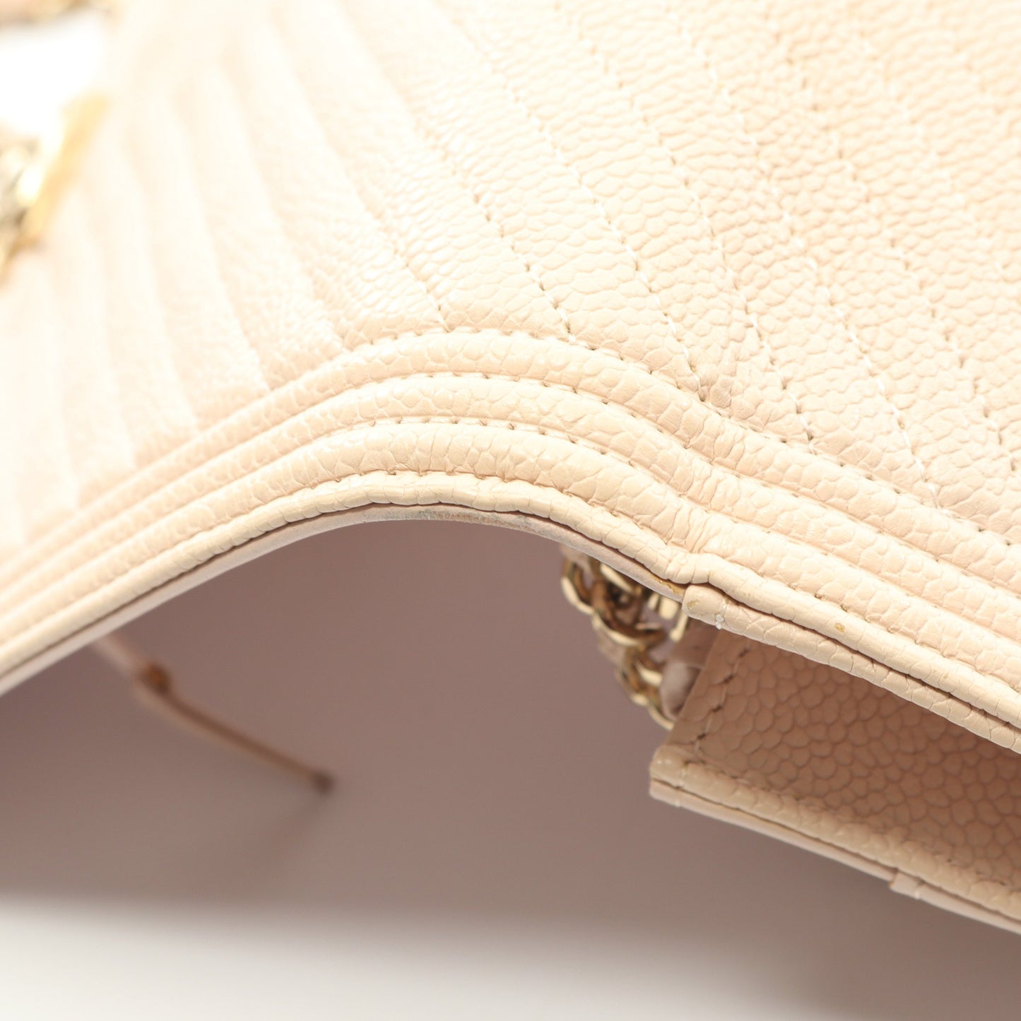 ボーイシャネル マトラッセ チェーンウォレット キャビアスキン ベージュ ゴールド金具 シャネル バッグ CHANEL