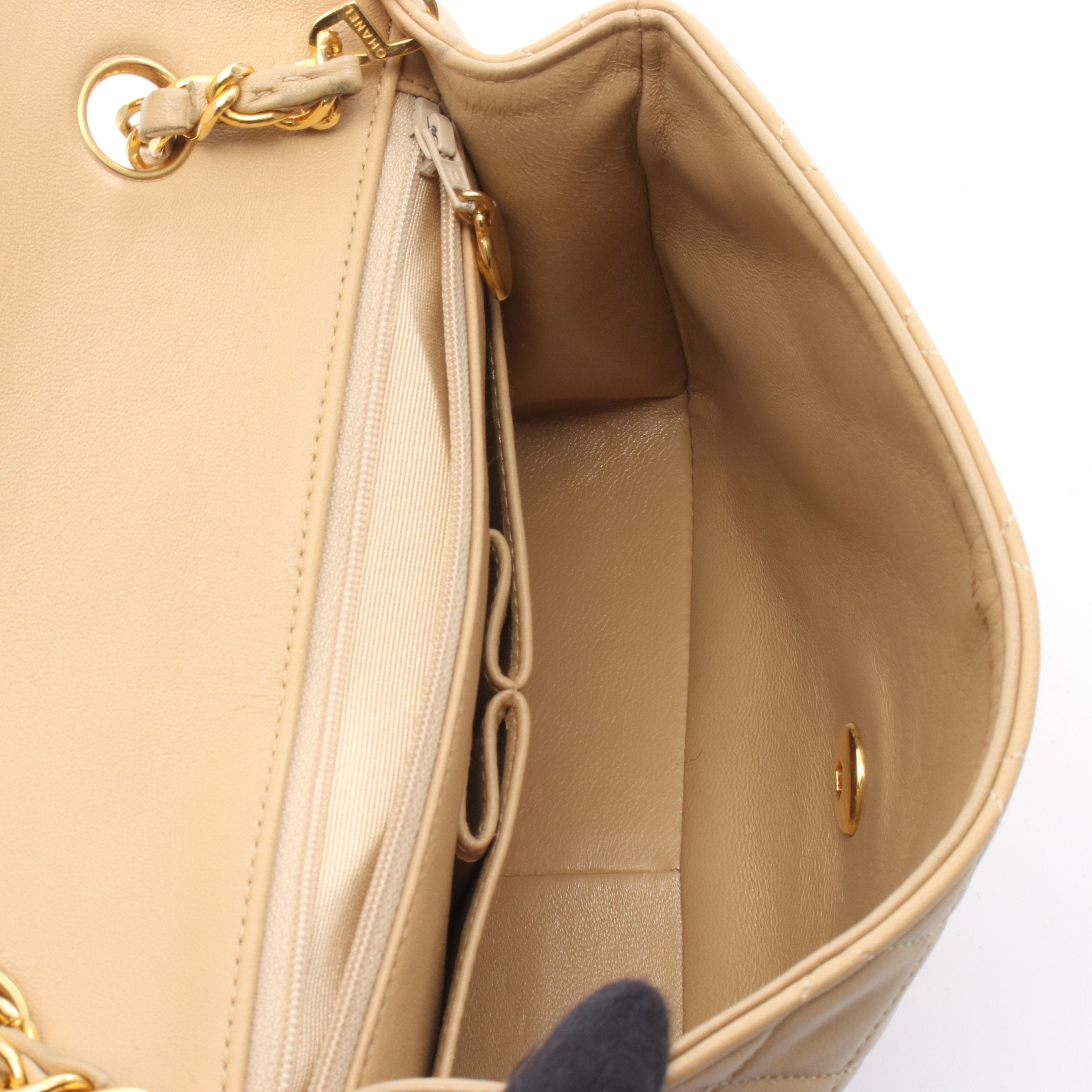 ミニマトラッセ20 チェーンショルダーバッグ レザー ベージュ ゴールド ミニマトラッセ20 チェーンショルダーバッグ レザー ベージュ ゴールド