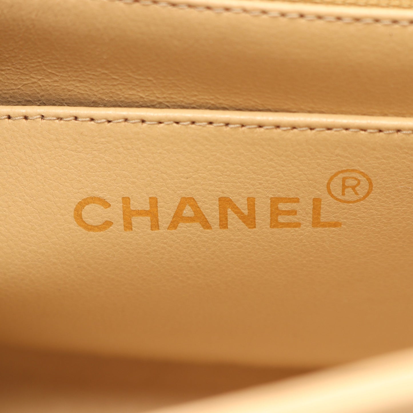 マトラッセ ダイアナフラップ チェーンショルダーバッグ ラムスキン ベージュ ゴールド金具 シャネル バッグ CHANEL