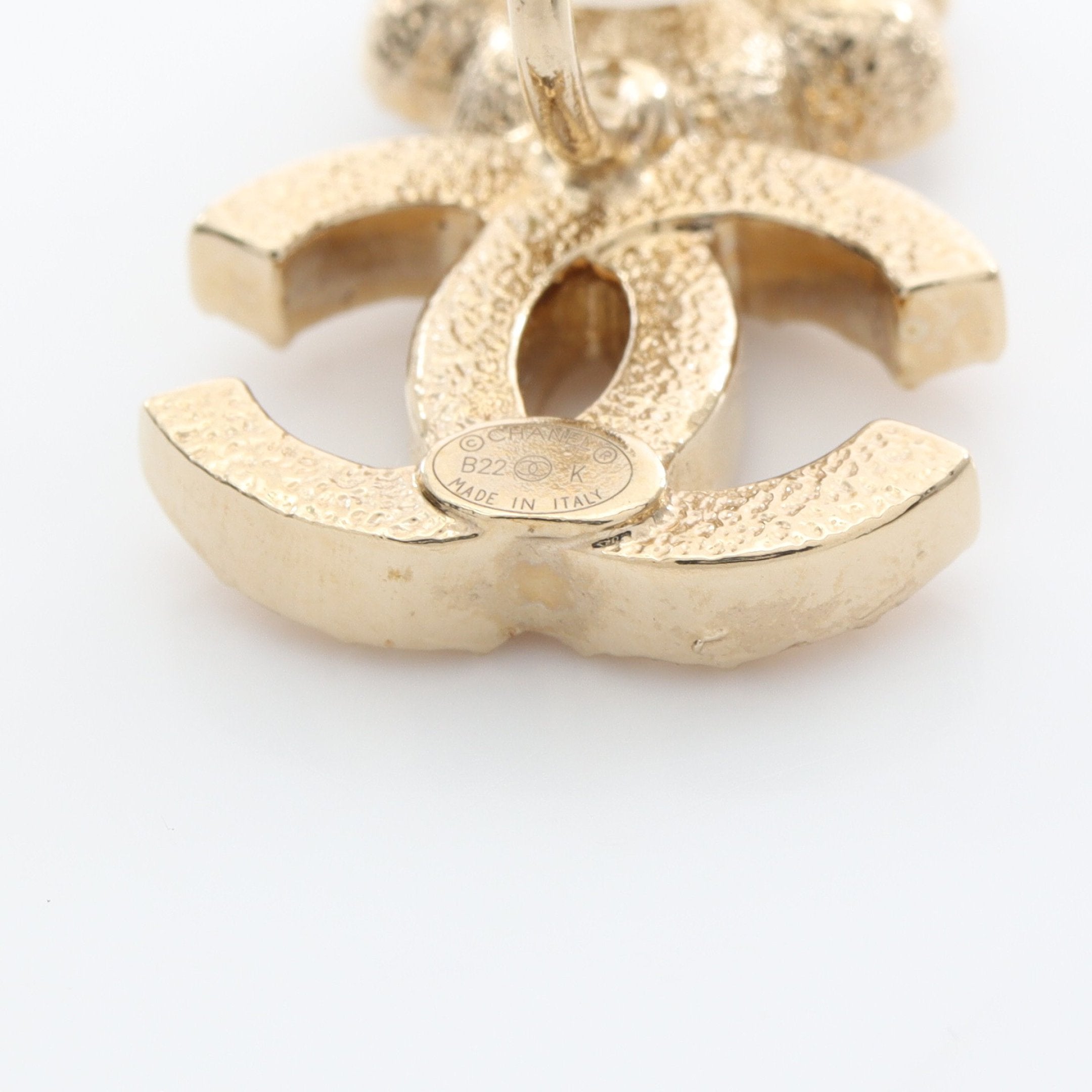 美品 イヤリング ココマーク ロゴ フェイクパール ラインストーン ゴールドカ イヤリング ココマーク ロゴ フェイクパール ラインストーンcc CHANEL