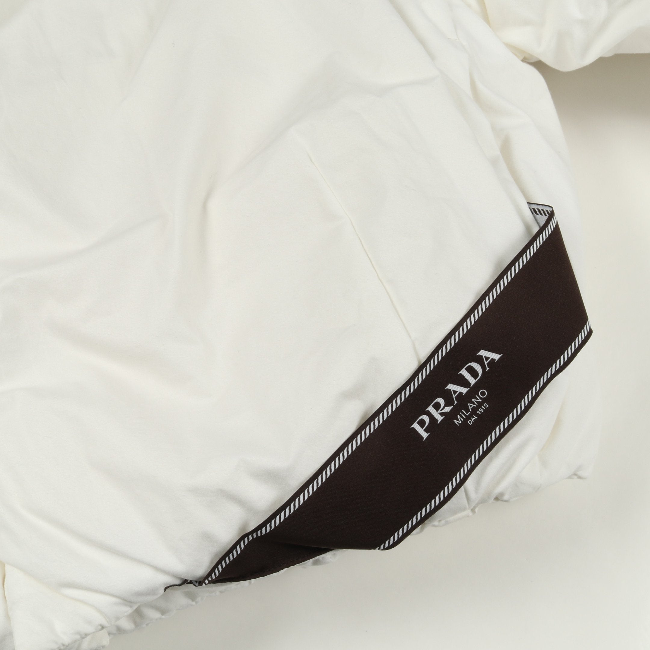 クロップド ダウンジャケット コットン ホワイト トライアングルロゴ